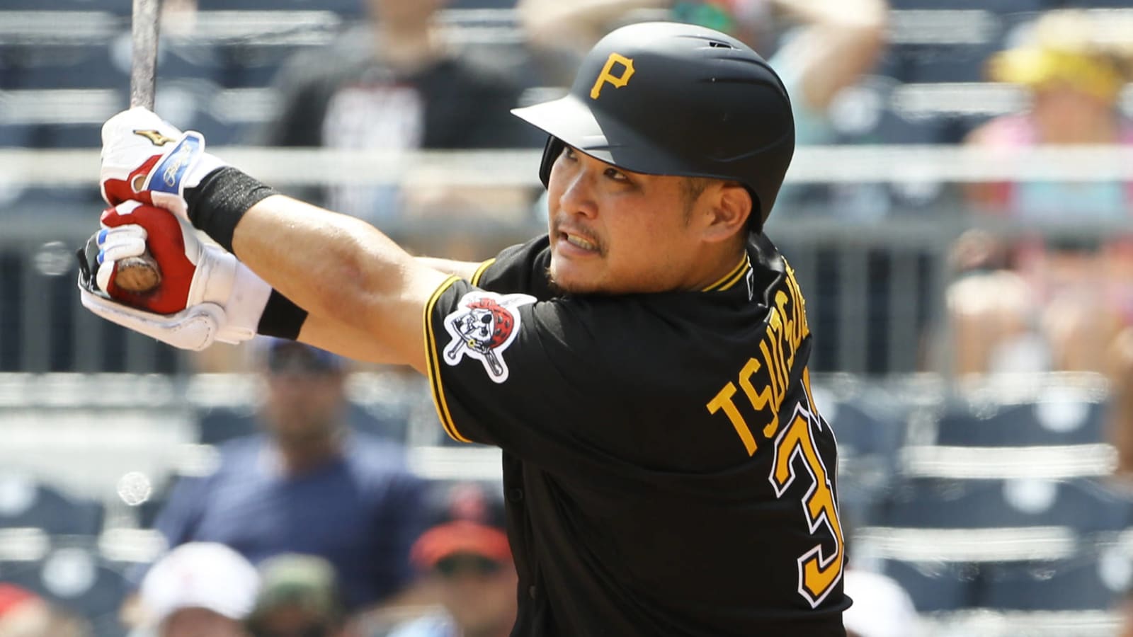 GM: Pirates have 'had dialogue' with Yoshi Tsutsugo