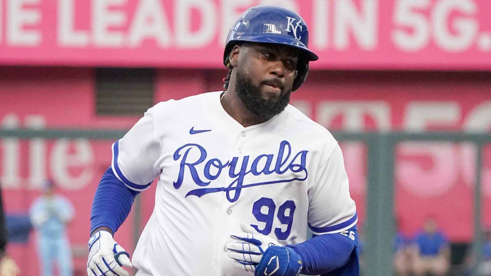 Slugger Franmil Reyes elects free agency following DFA