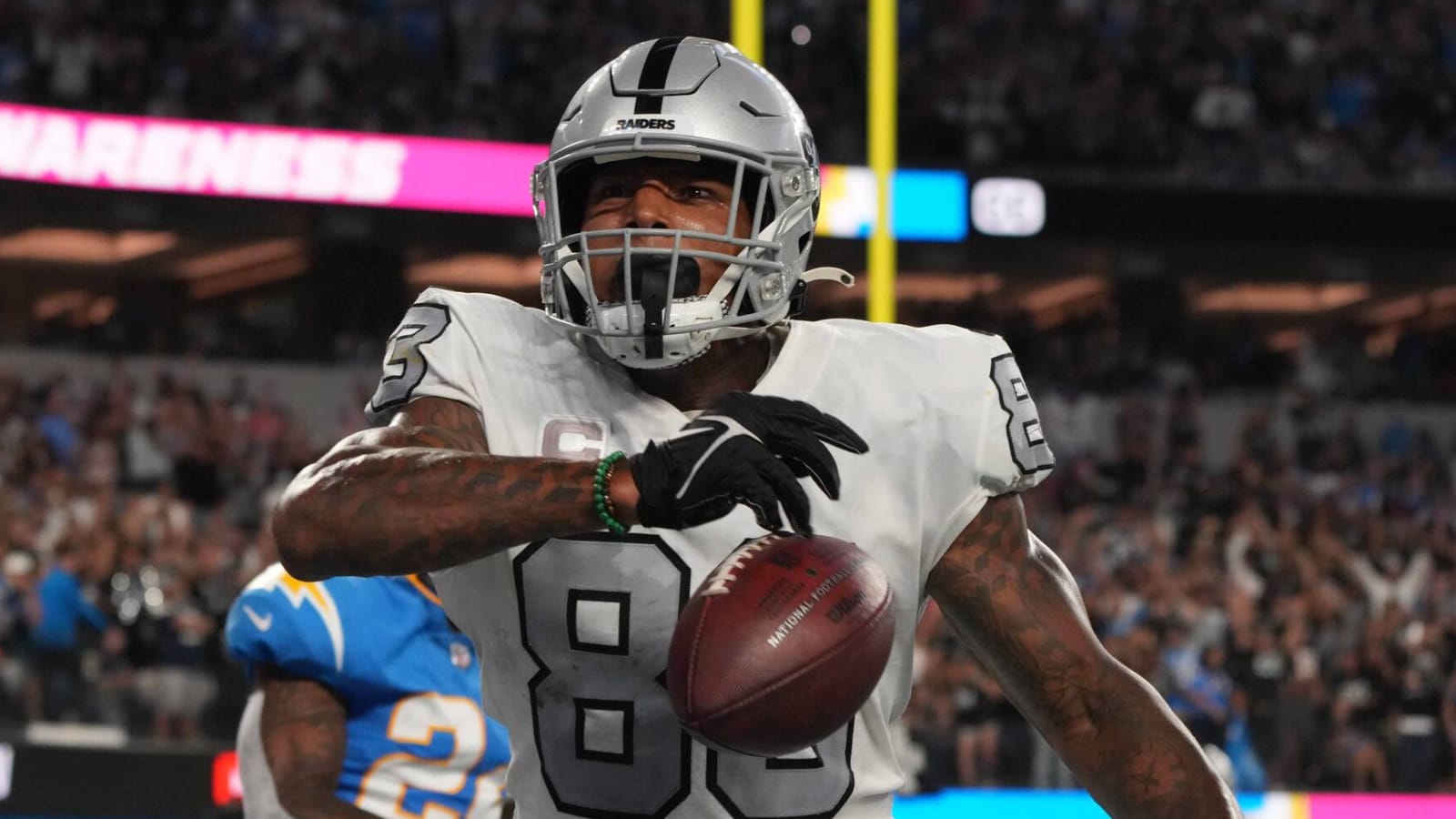 Raiders News: ESPN gives an update on Darren Waller - Silver And