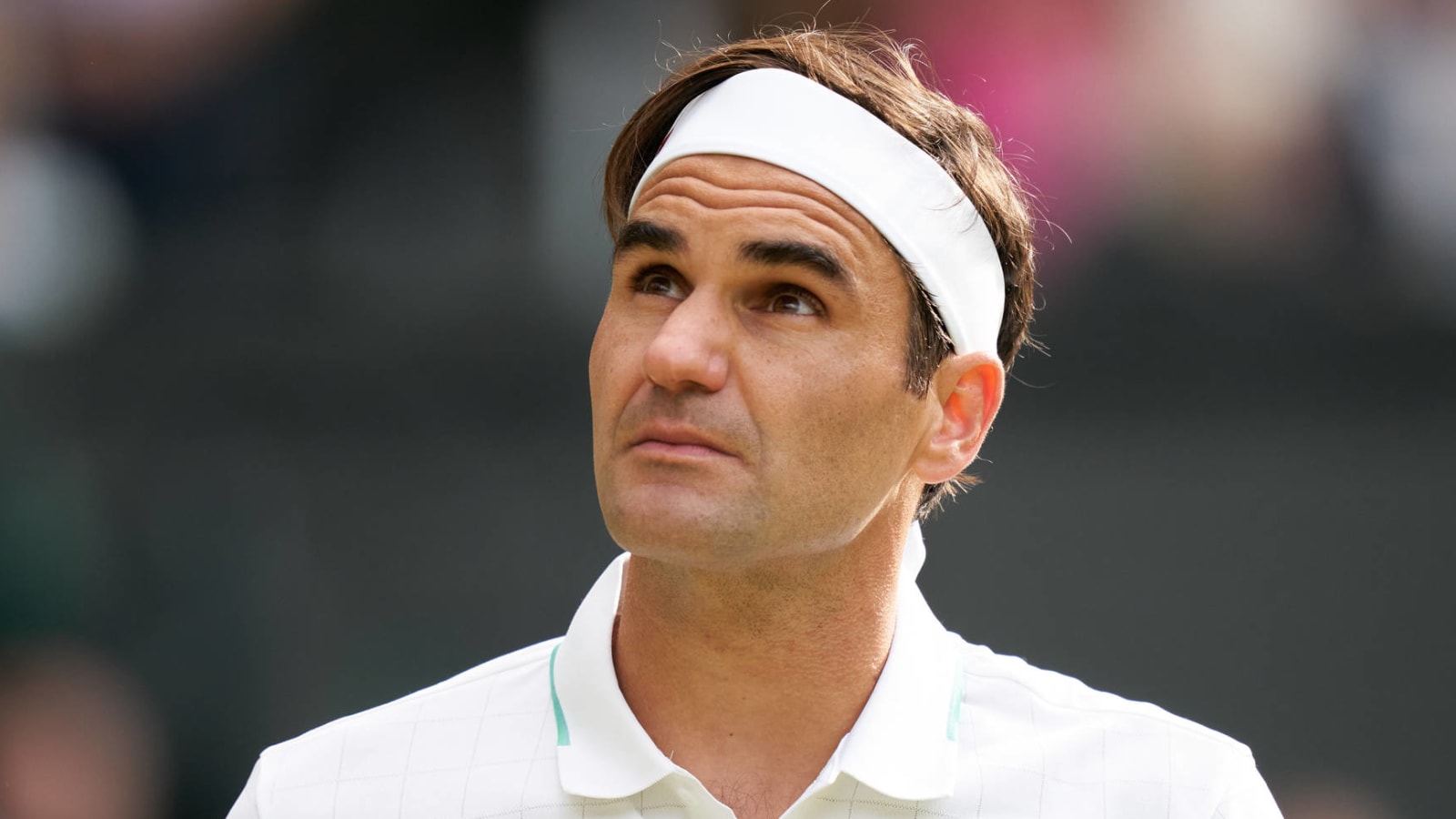 Roger Federer to have knee surgery, will be out 'many months'