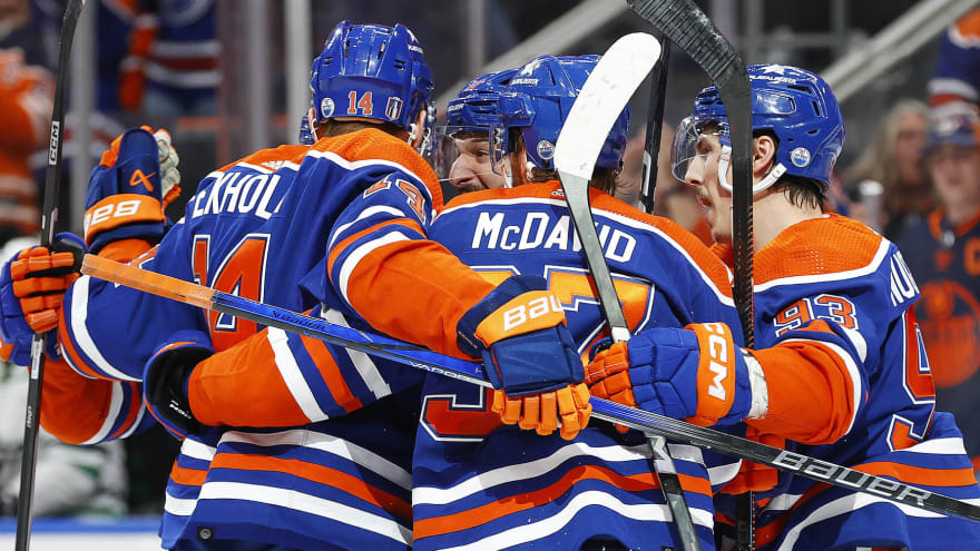 Watch: McDavid's goal gives Edmonton early advantage in Game 3