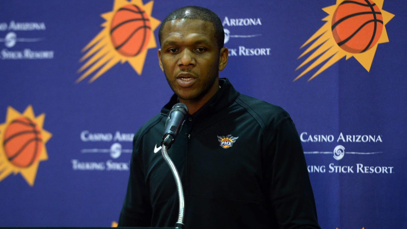 Suns sign GM James Jones to contract extension