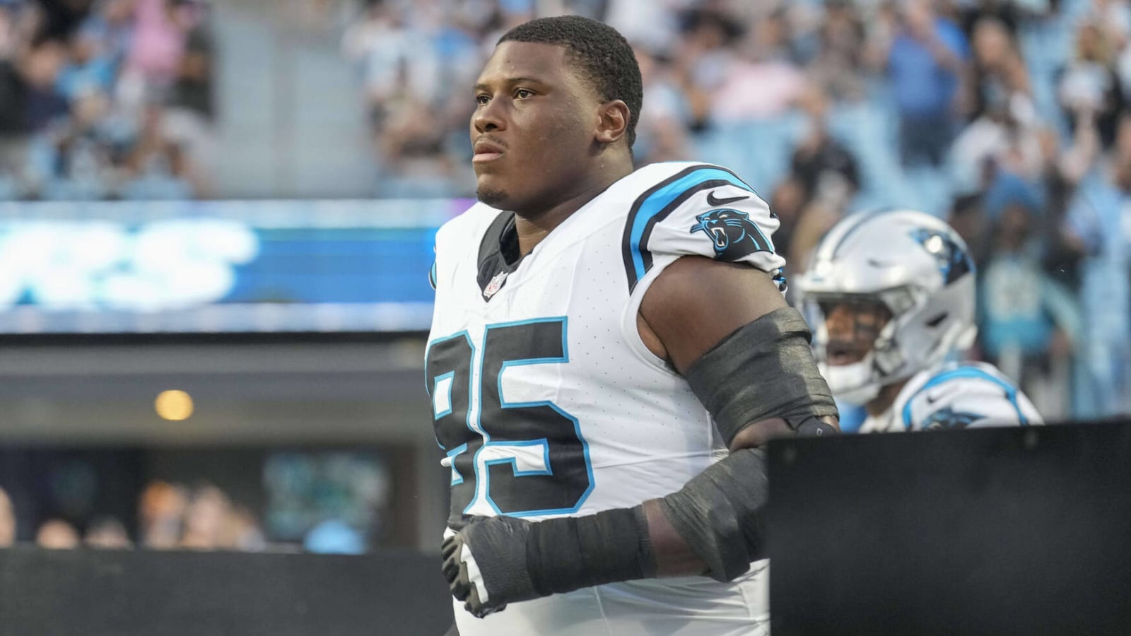 Panthers signing Pro Bowl DT Derrick Brown to big extension