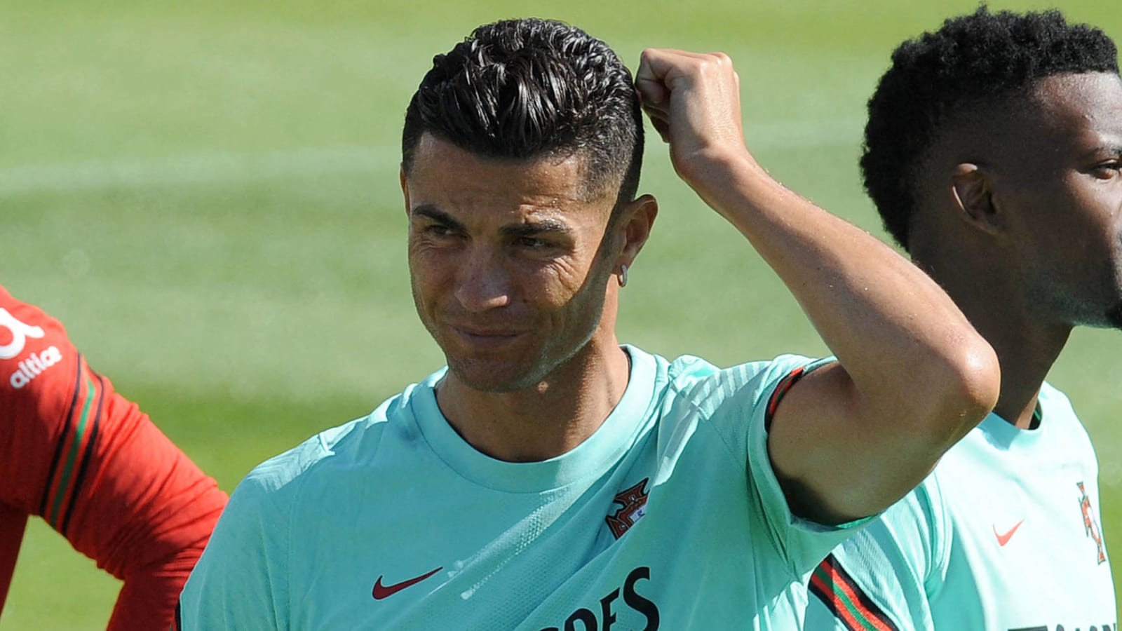 Cristiano Ronaldo to wear No. 7 for Manchester United return