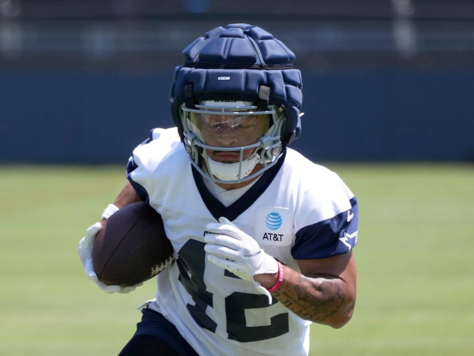 Dallas Cowboys rookie Deuce Vaughn will get share of touches