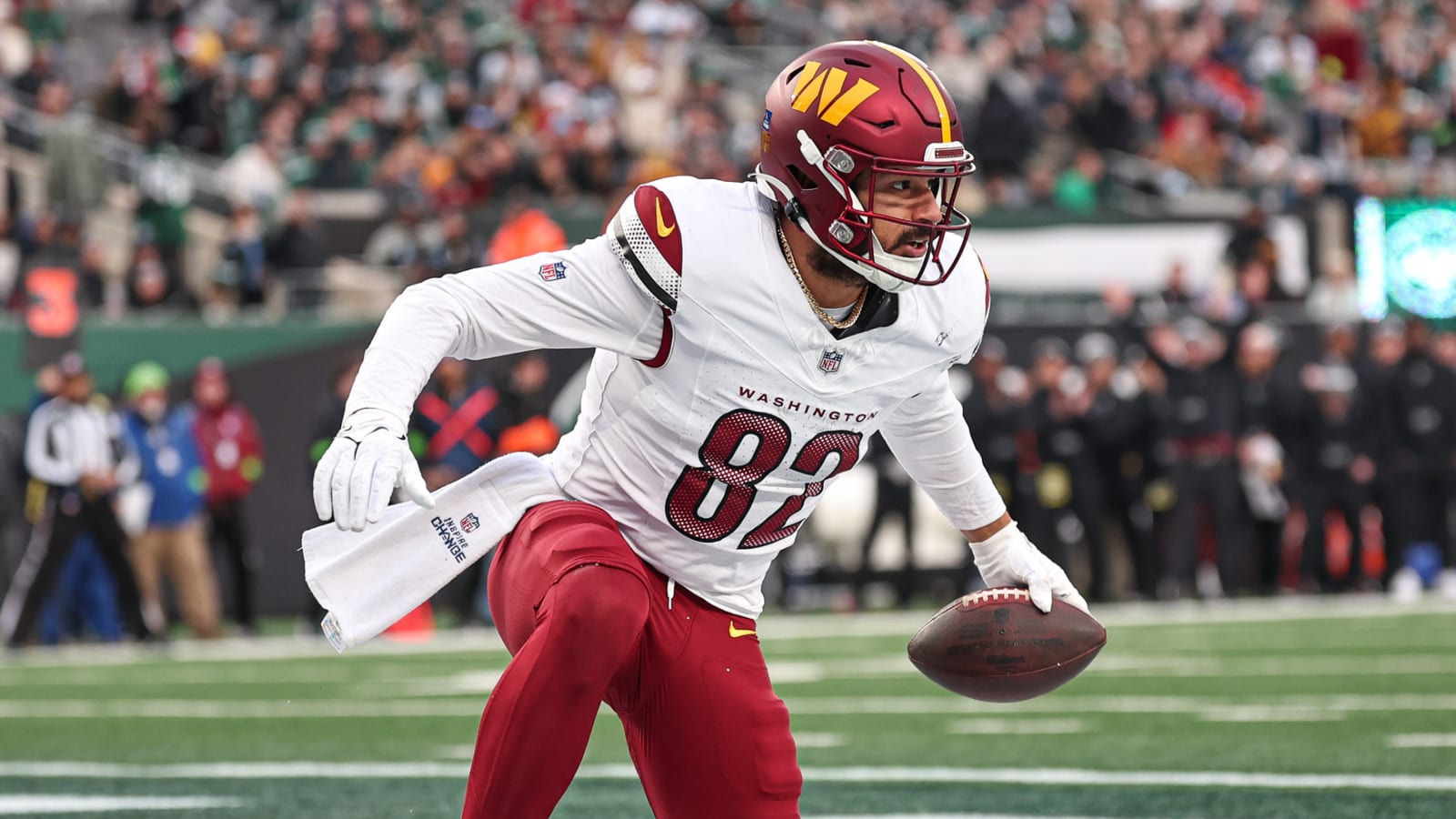 49ers keeping veteran tight end on one-year contract