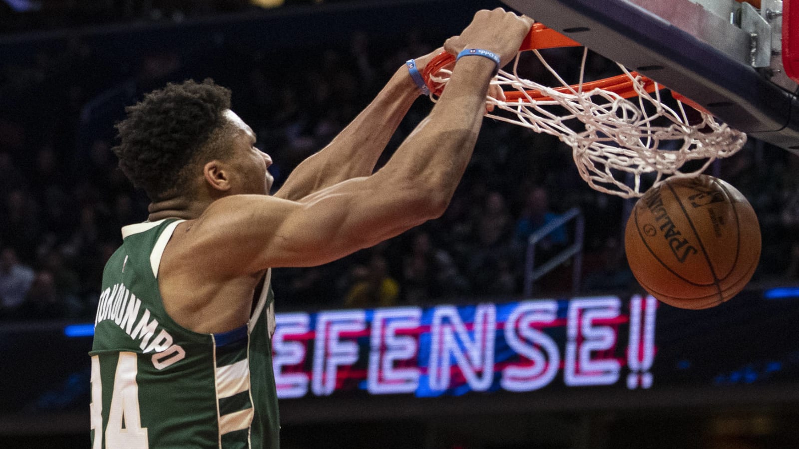 Watch: Giannis Antetokounmpo flies through the lane on one-handed dunk