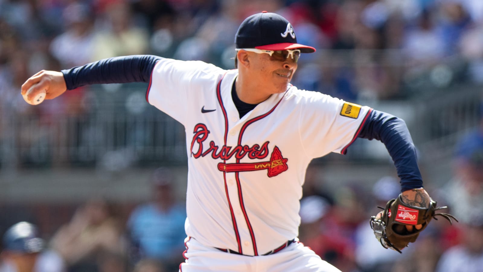 Rangers sign Jesse Chavez, Cody Thomas to minor league deals