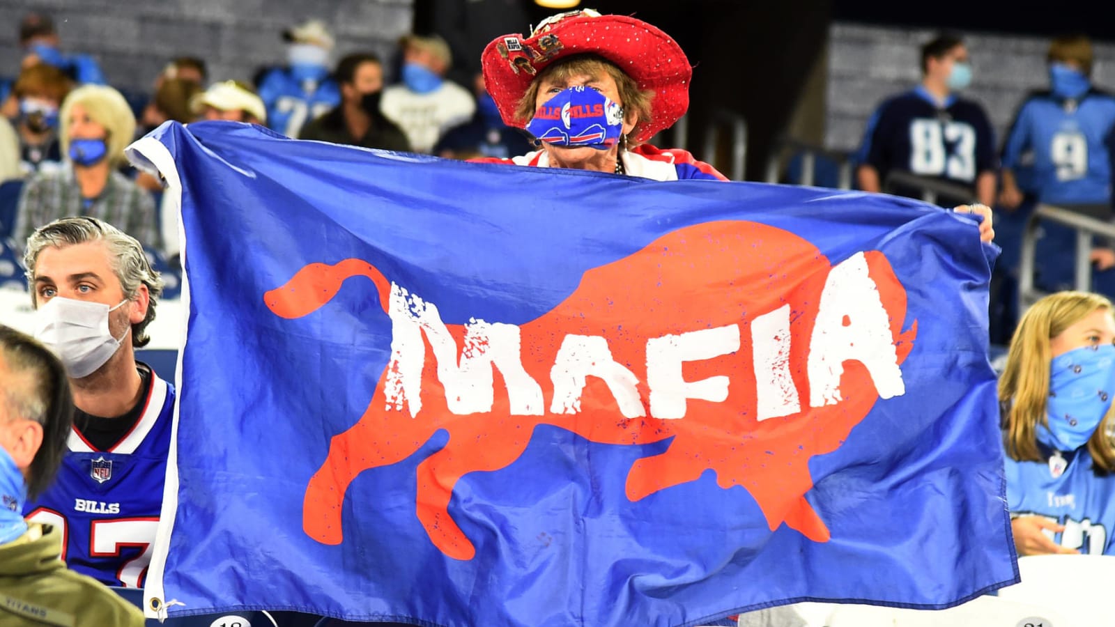 Thousands of fans greet Bills at airport