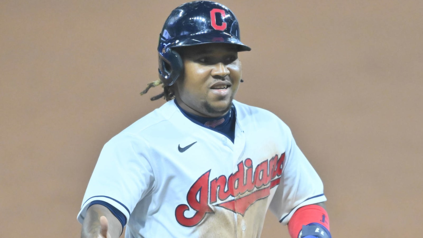 Jose Ramirez back in Indians lineup despite lingering thumb issue 