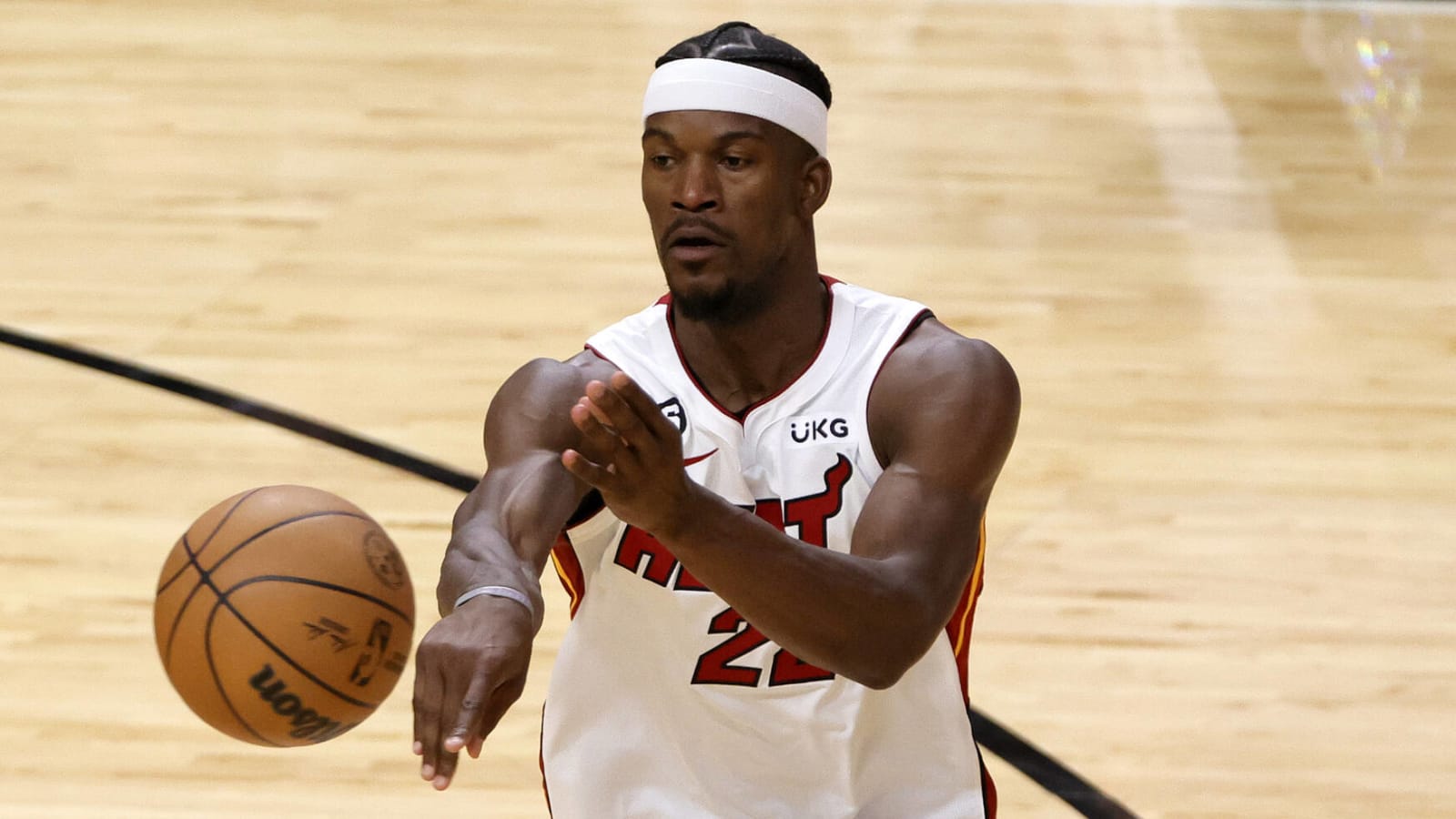 Watch: Jimmy Butler imitates Damian Lillard celebration