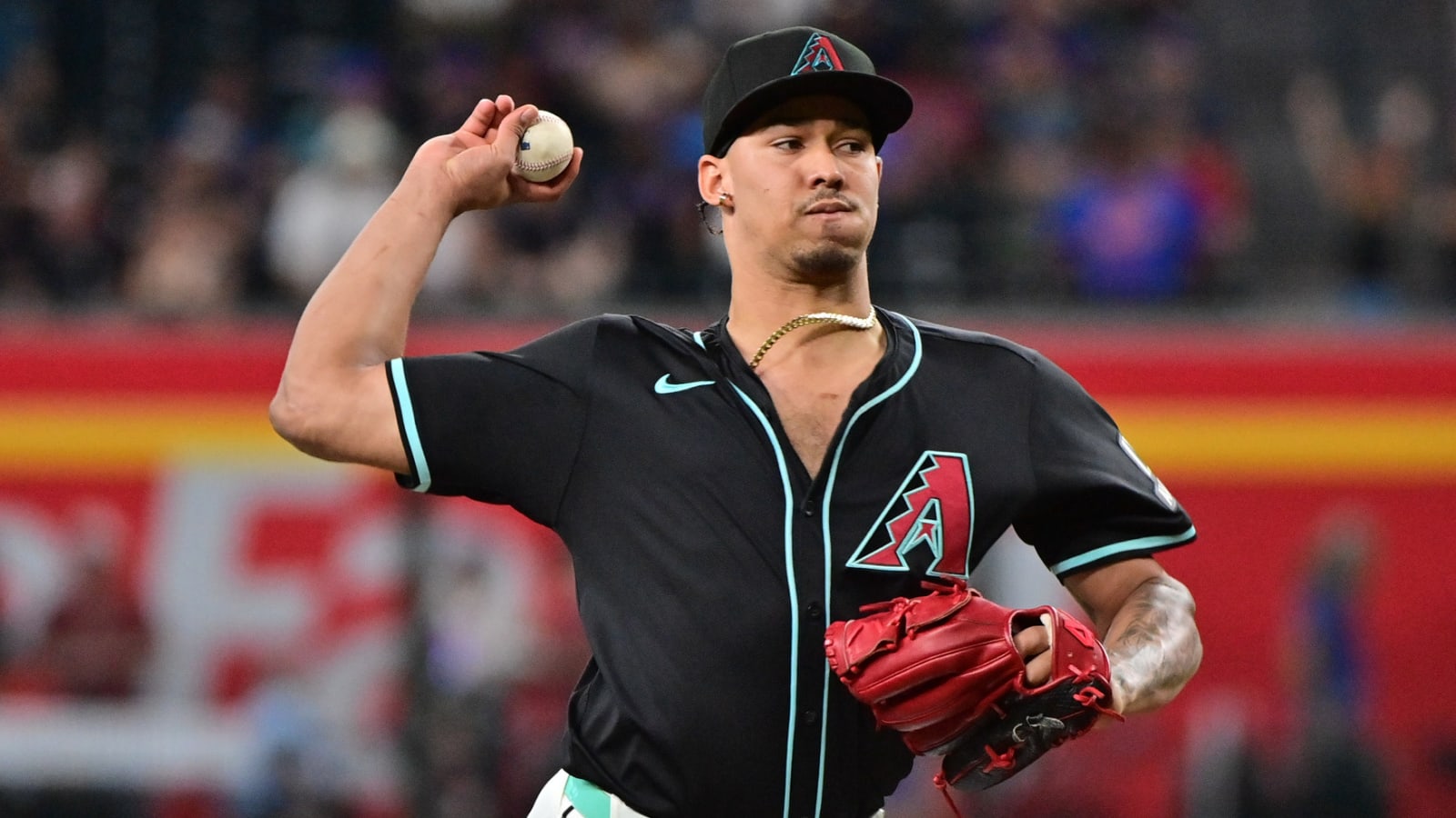 Diamondbacks agree to extension with impressive pitcher