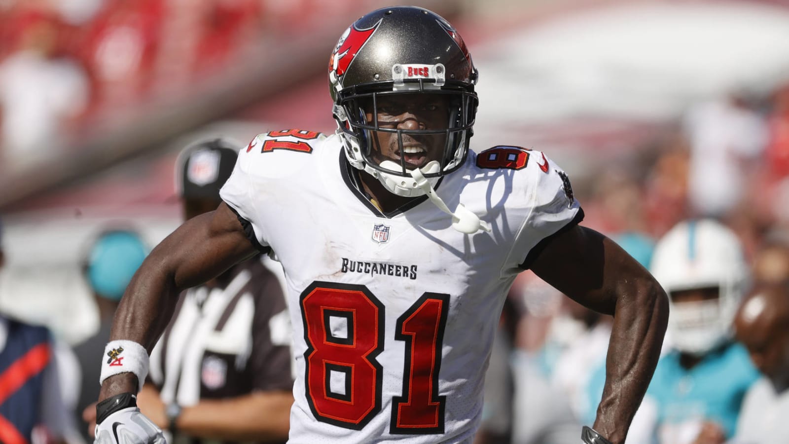 Bucs, NFL respond to Antonio Brown's alleged fake vax card