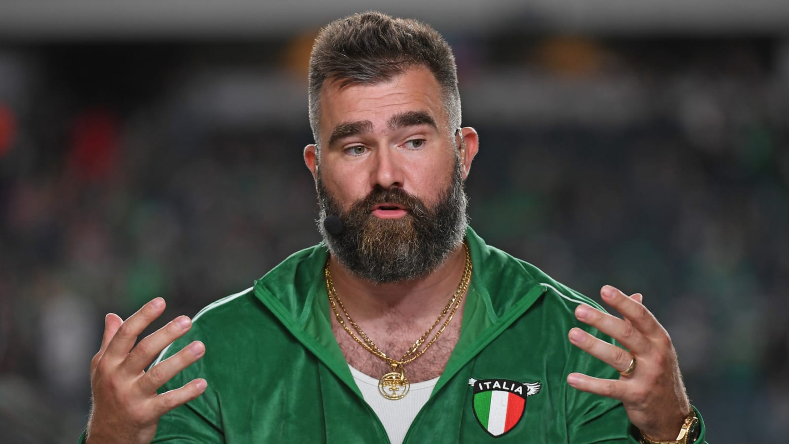 Jason Kelce offers heartfelt apology to Falcons fans