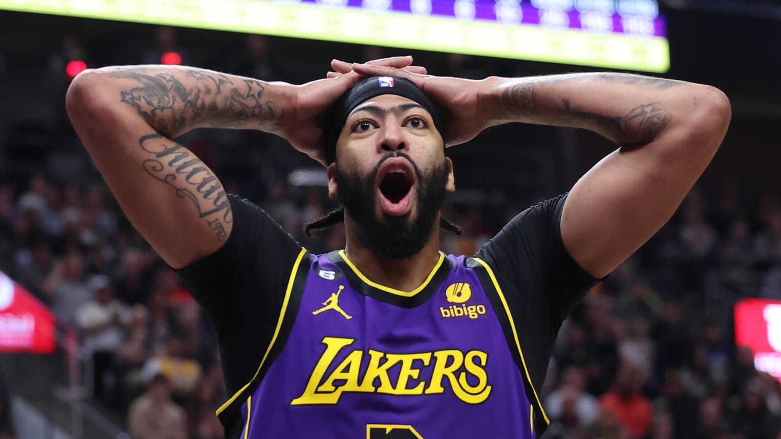 Lakers agree to record contract extension with Anthony Davis 