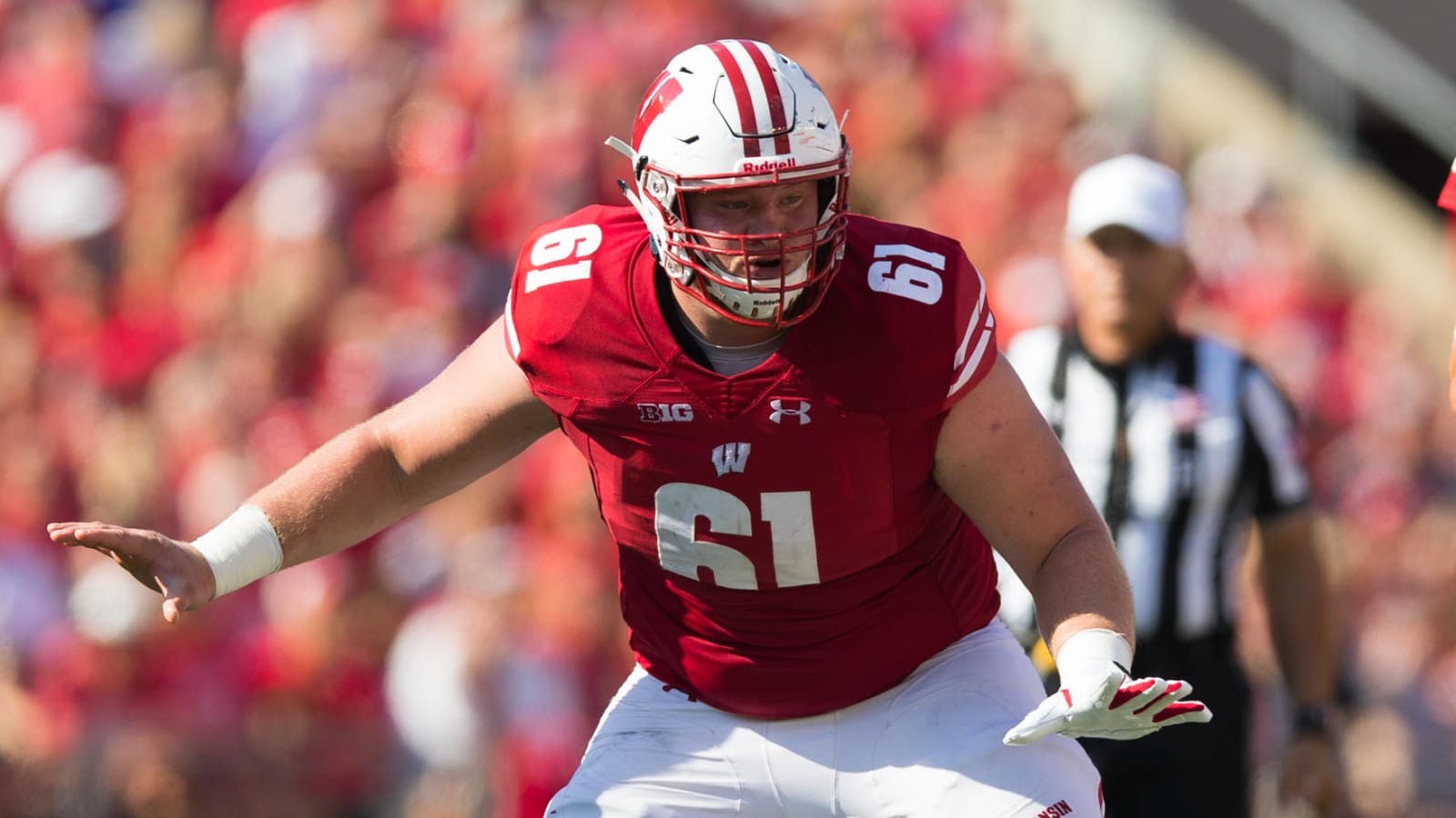 Wisconsin center Tyler Biadasz embraces his 'country strength'