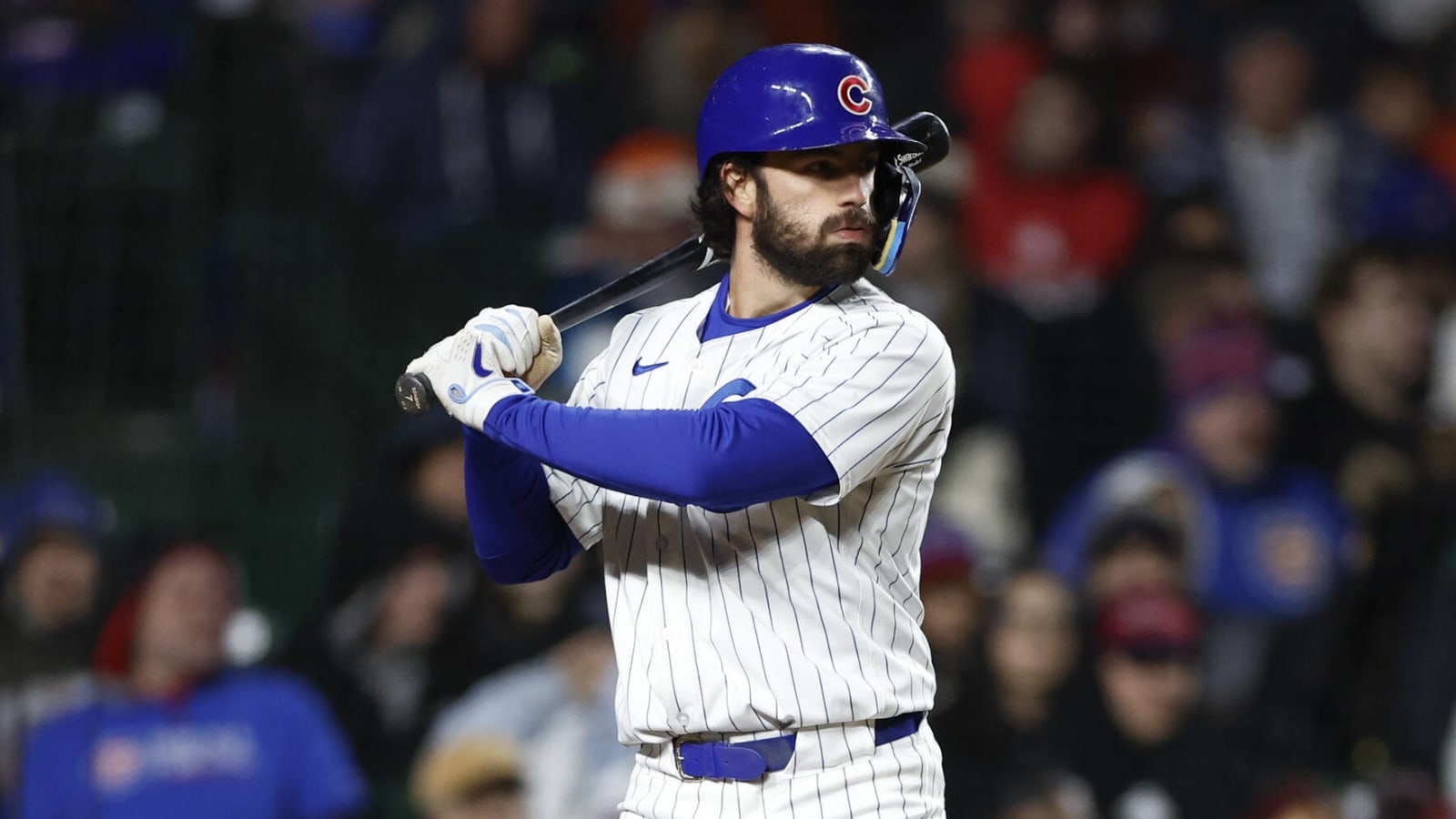 Cubs place starting infielder on injured list with knee issue
