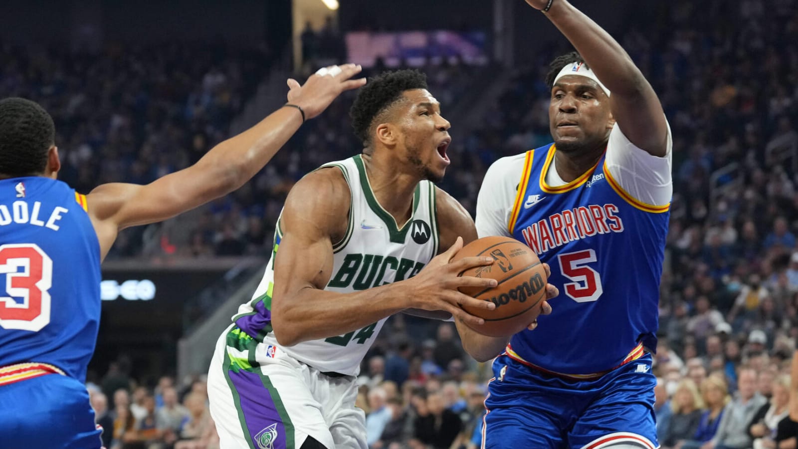 Watch: Giannis Antetokounmpo posterizes Klay Thompson