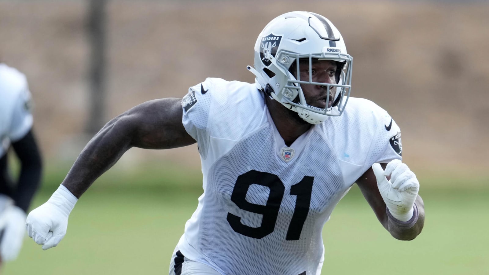 Patriots claim veteran pass-rusher off waivers