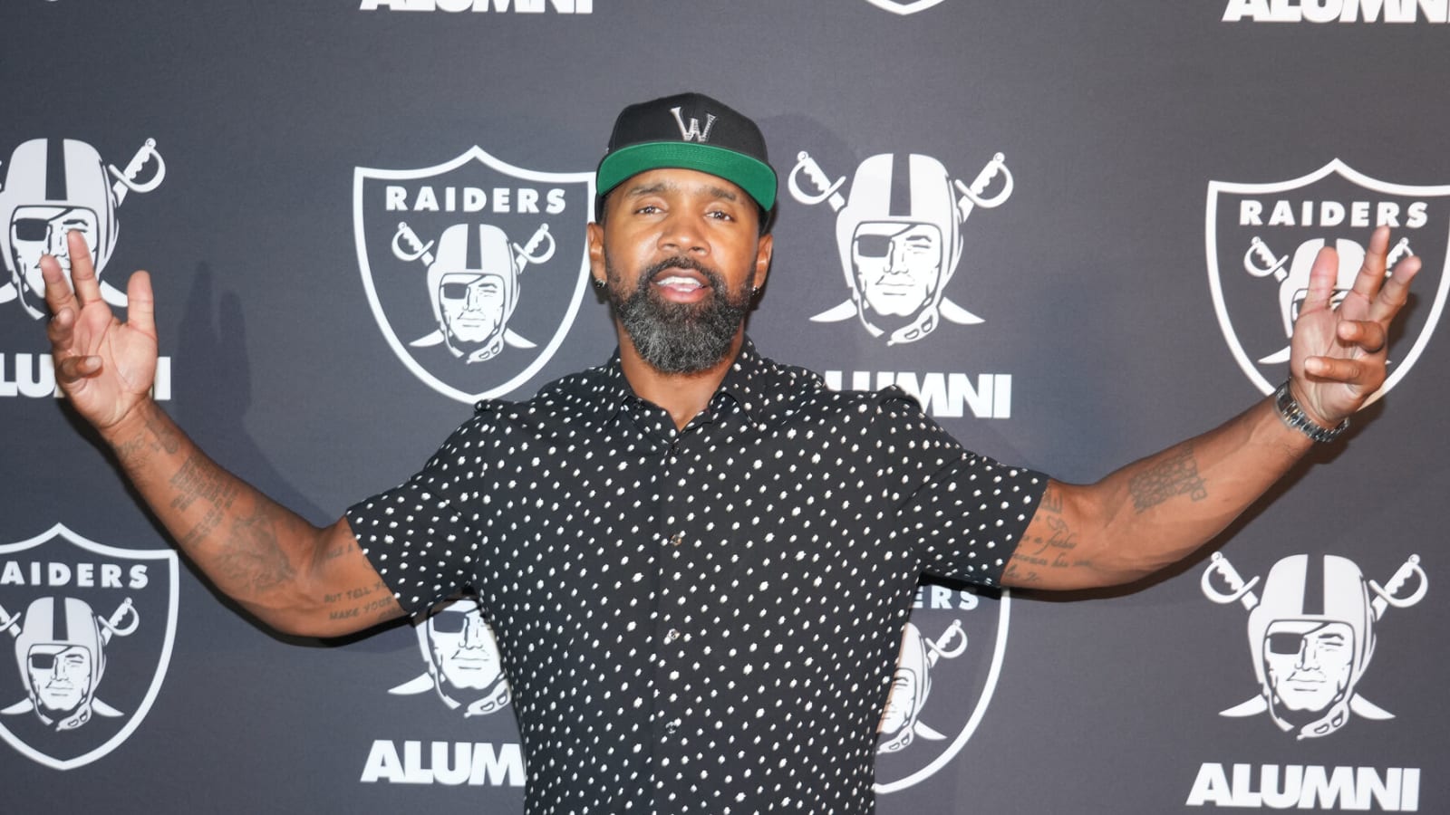 Raiders legend apparently rooting for franchise's bitter rival