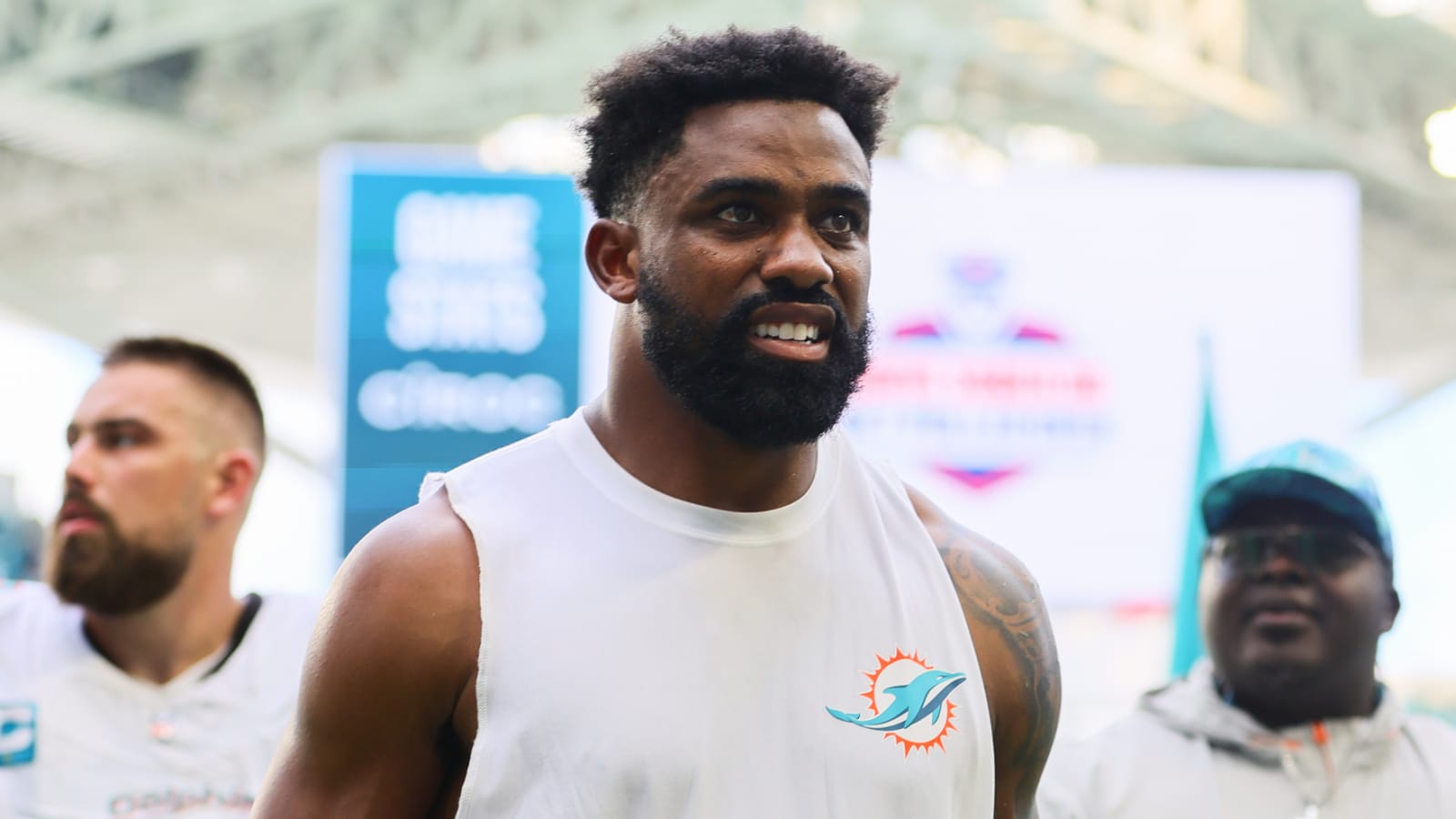Mike McDaniel gives crucial injury update on Dolphins RBs