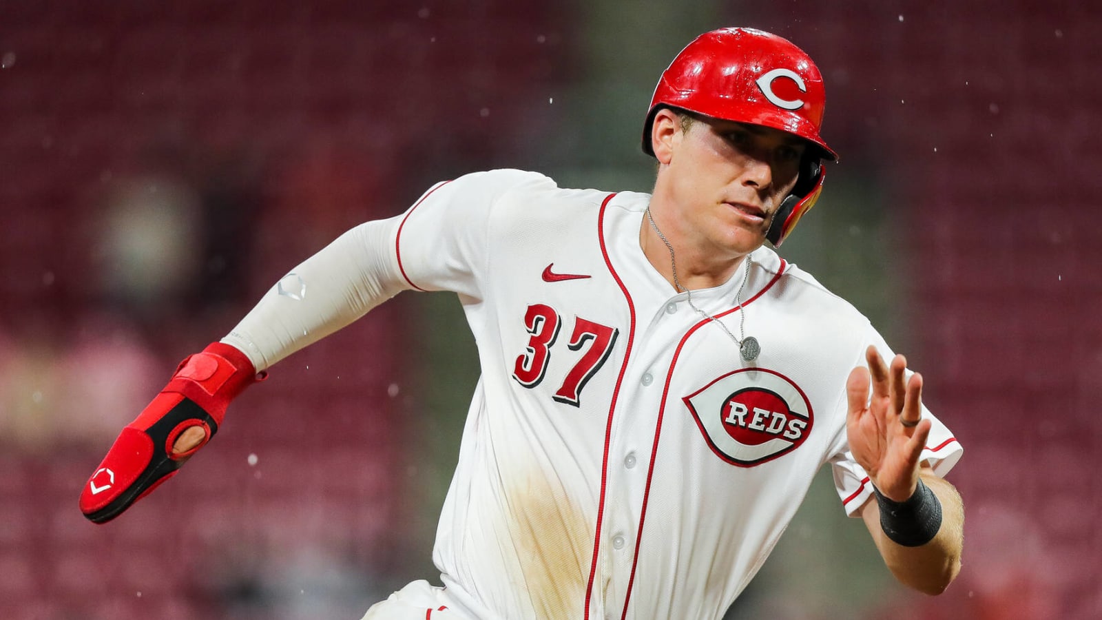 Reds' Tyler Stephenson fractures clavicle