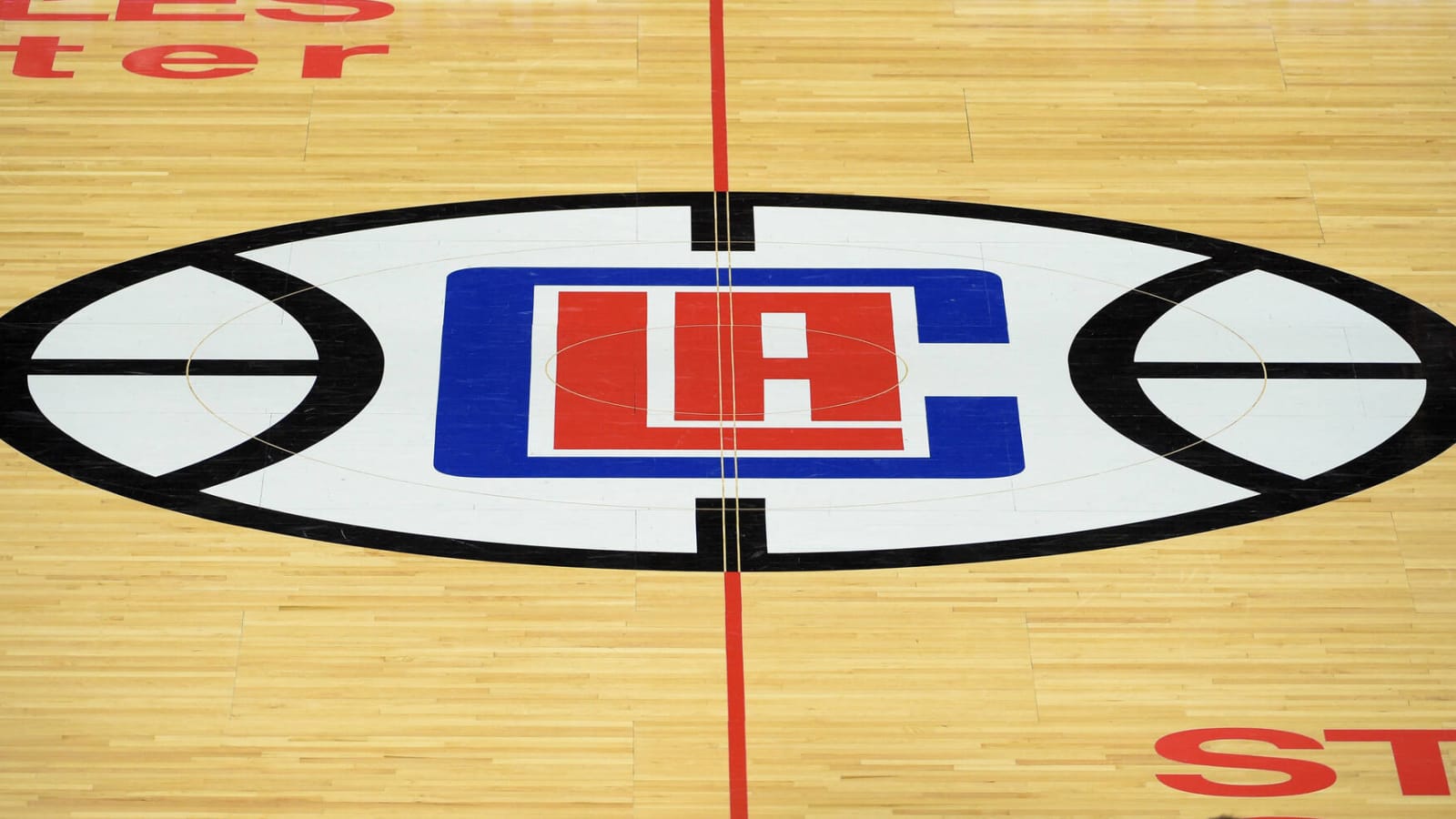 Report: Clippers' plane struck by lightning before February game