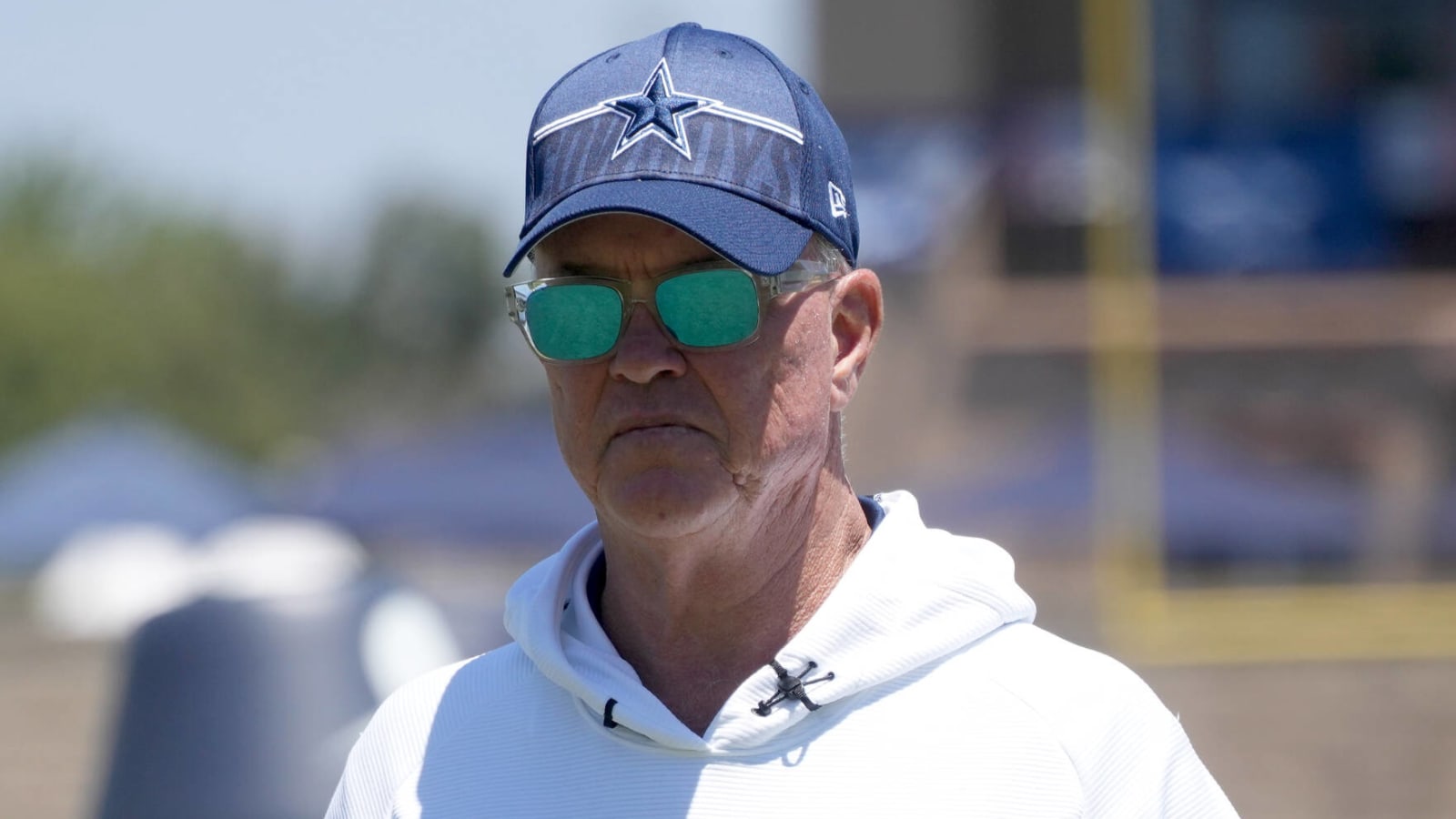 Stephen Jones defends Cowboys' slow free agency