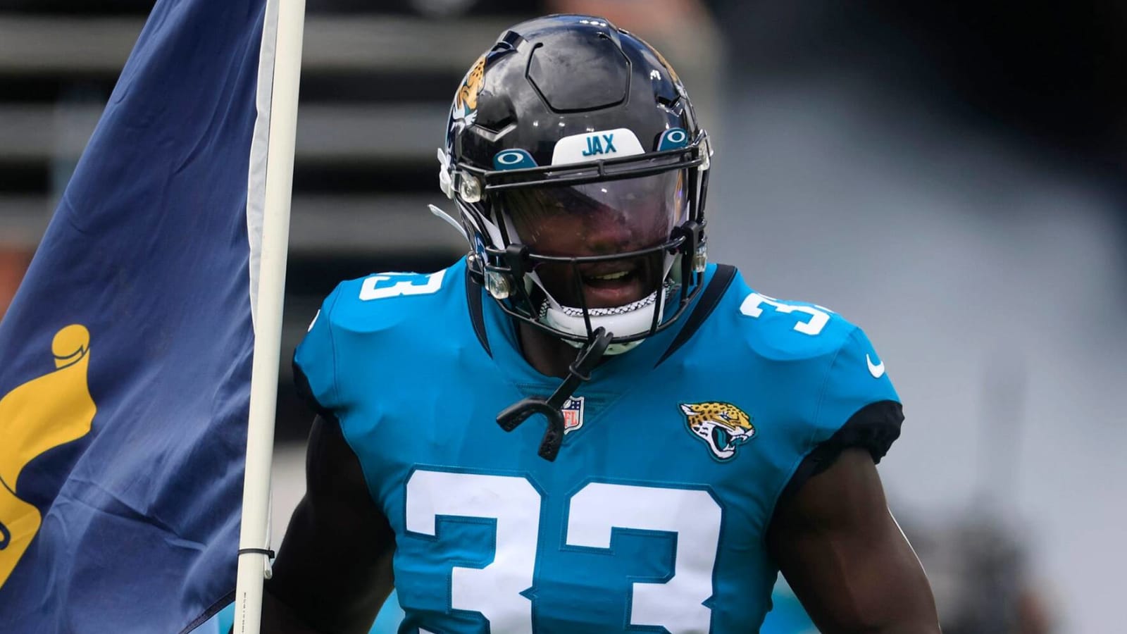 Jaguars LB undergoes thumb surgery