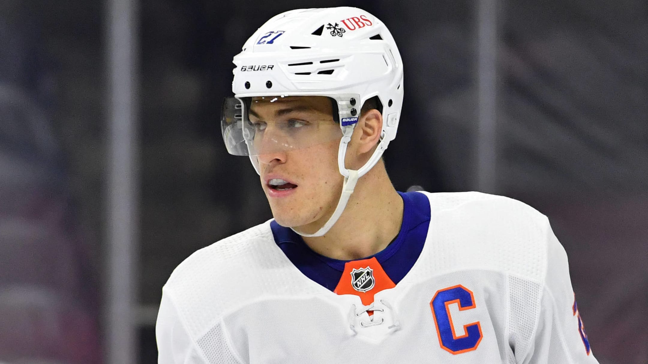From quarterback to captain; NY Islanders Anders Lee could air it out