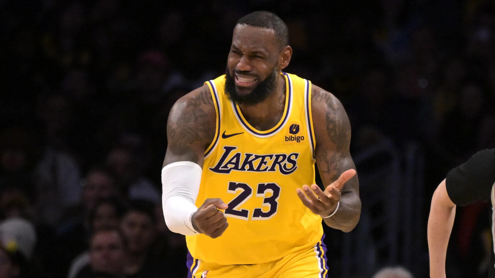 Warriors not the only team to pursue LeBron James trade