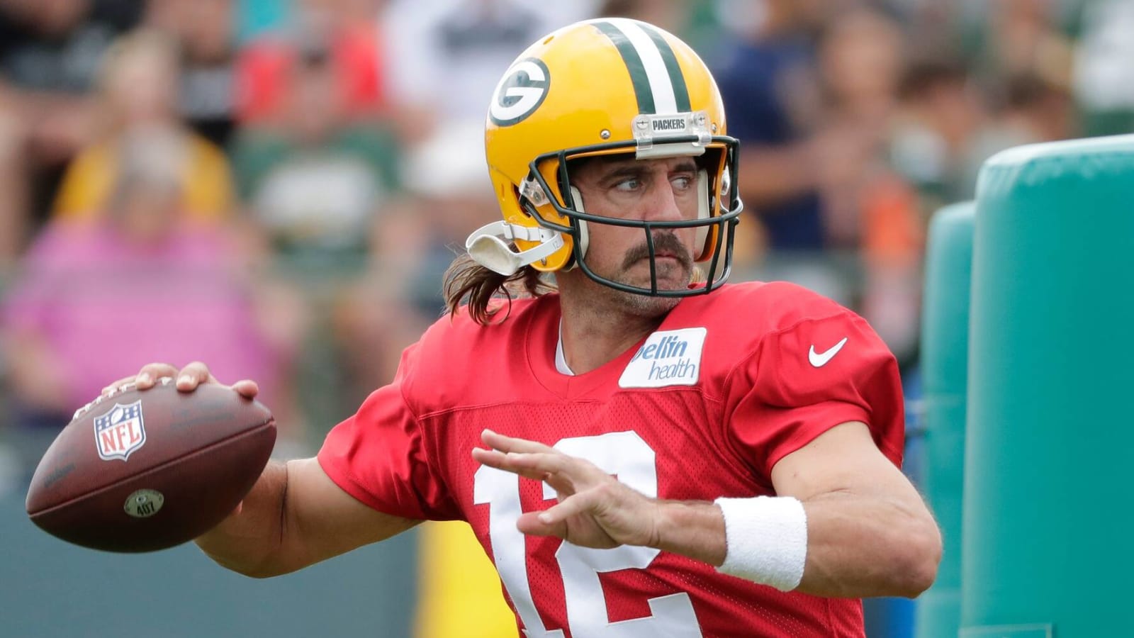 Aaron Rodgers open to reconciling with his family