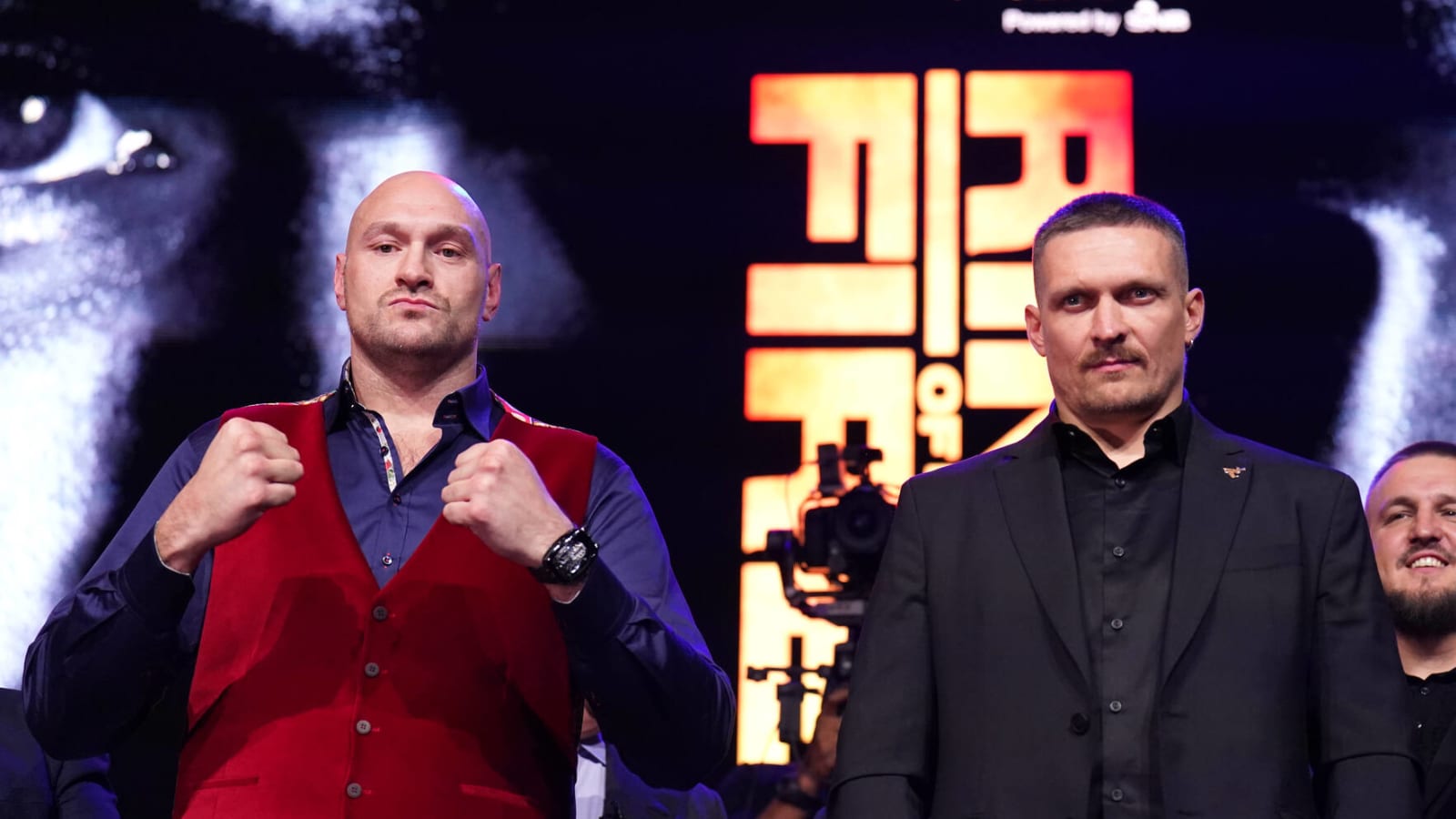 Tyson Fury vs. Oleksandr Usyk Undisputed Showdown: Frank Warren Warns of Targeting Fury’s Vulnerability, Predicts Exciting Fight