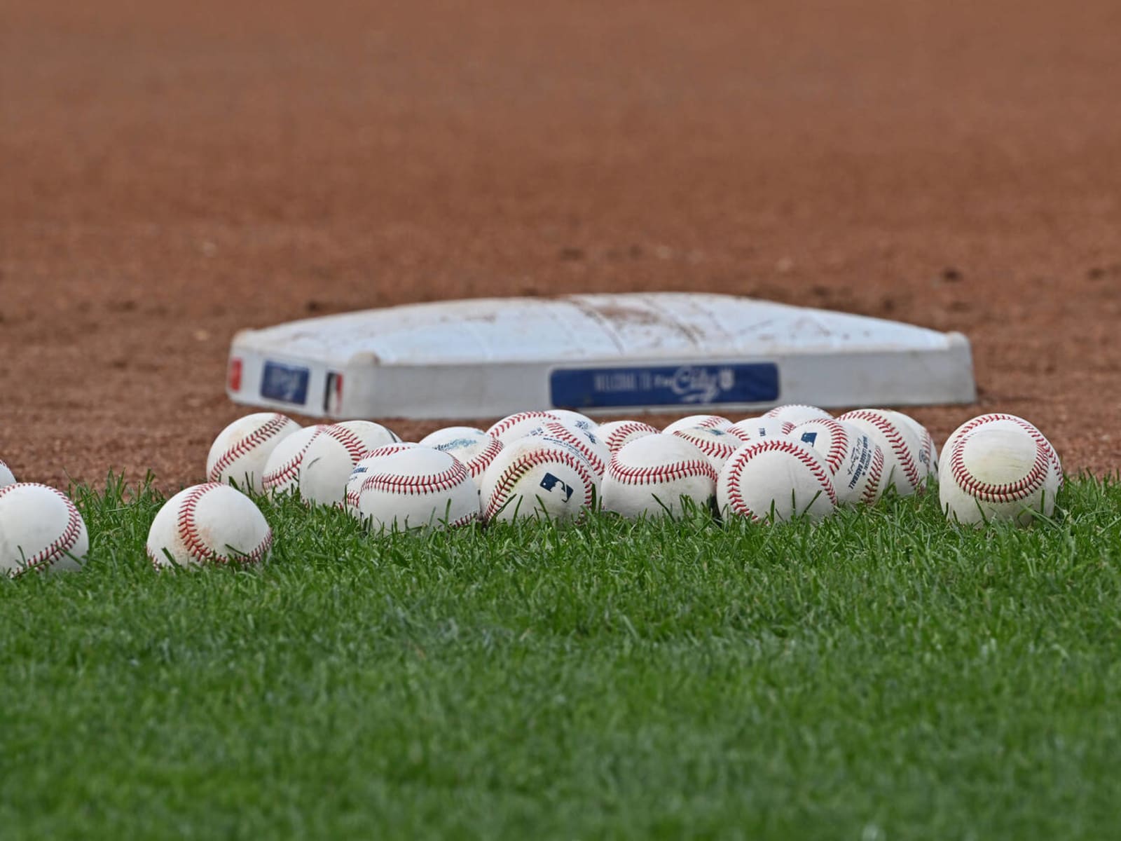 Joc Pederson, Martin Perez accept $19.65M qualifying offers