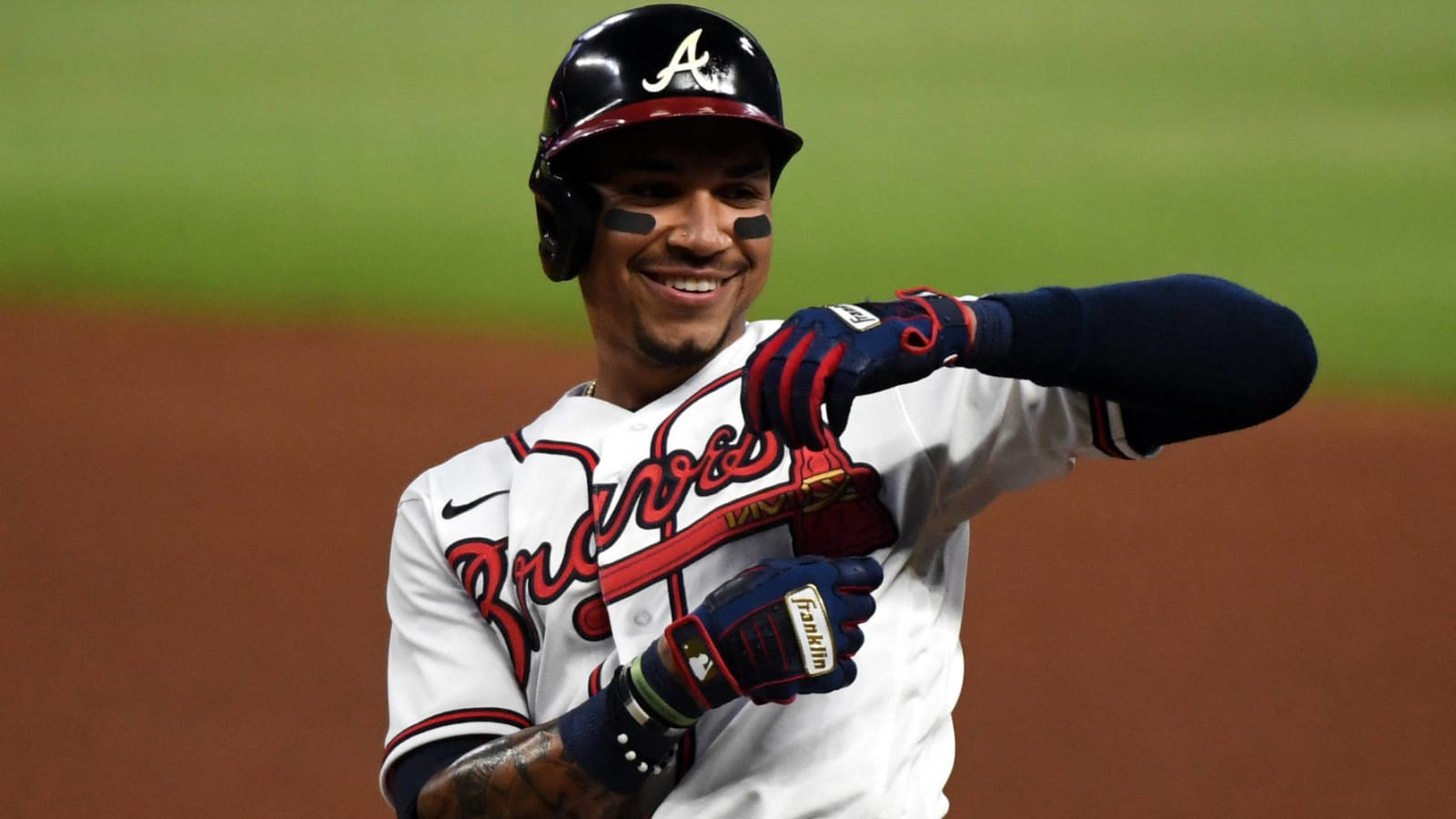 Braves add Johan Camargo to NLCS roster