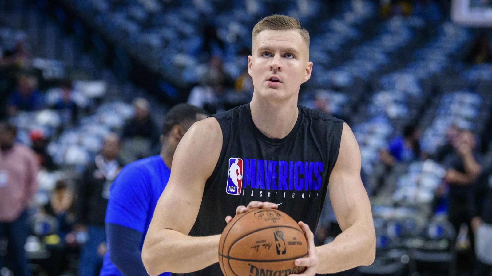 Mavericks' Porzingis has right knee surgery