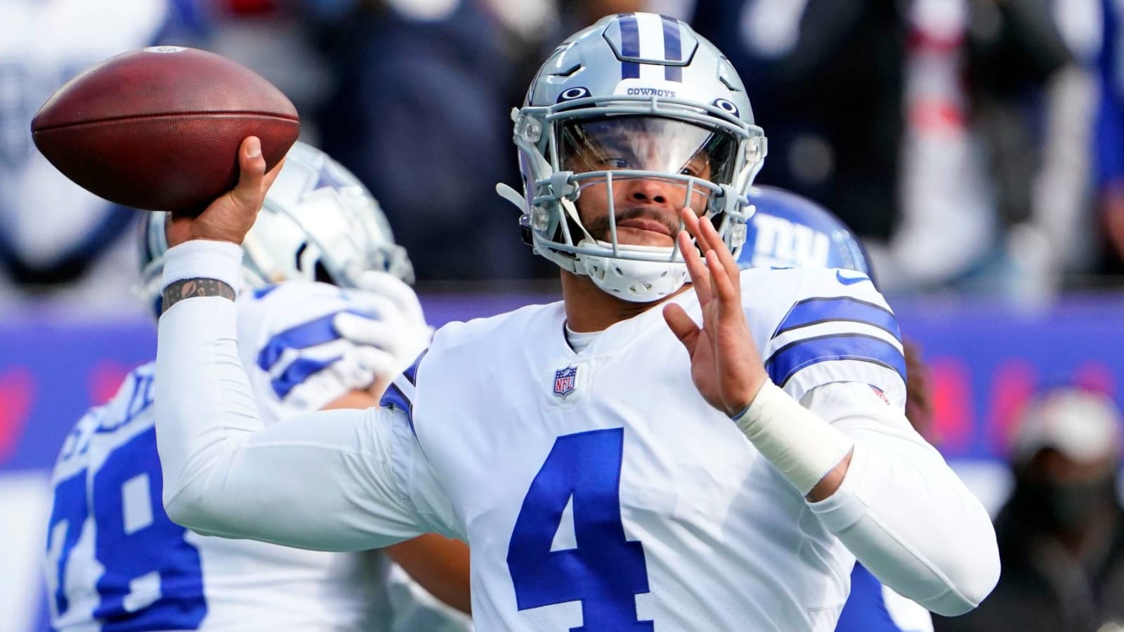 Cowboys' Jerry Jones heavily endorses QB Dak Prescott