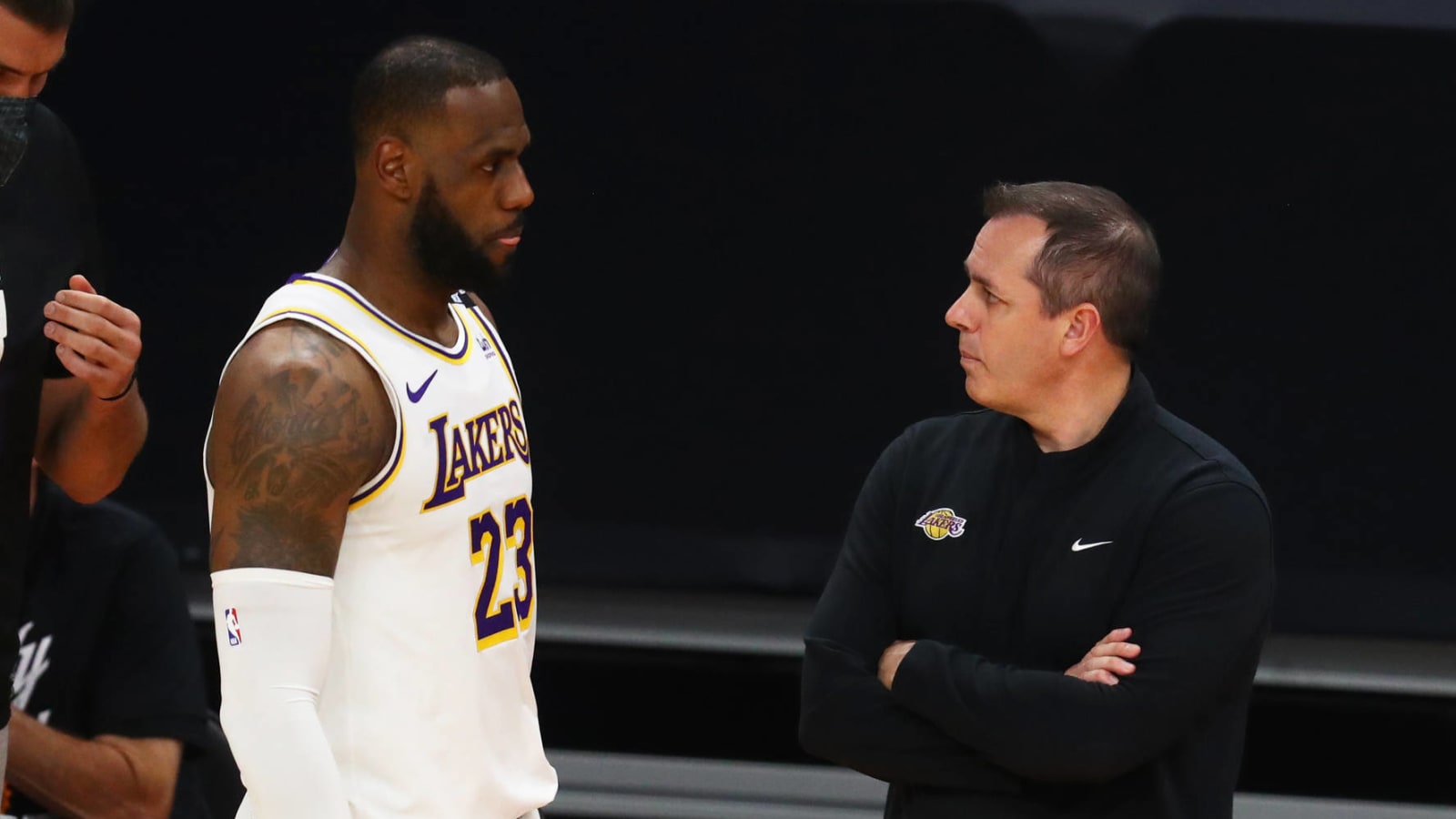 LeBron James defends Frank Vogel amid Lakers’ uneven start