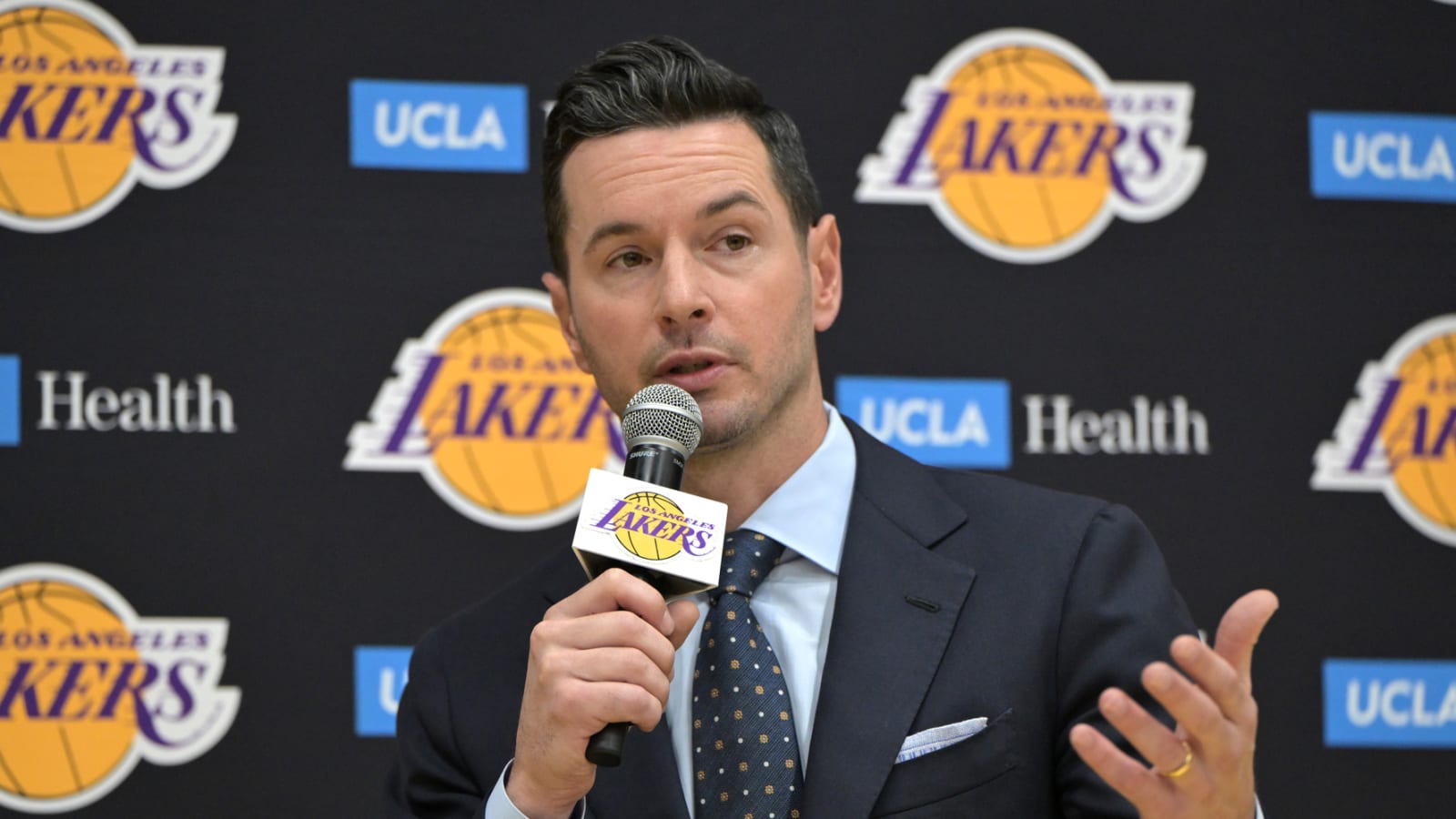 Lakers make significant hire to combat injury woes