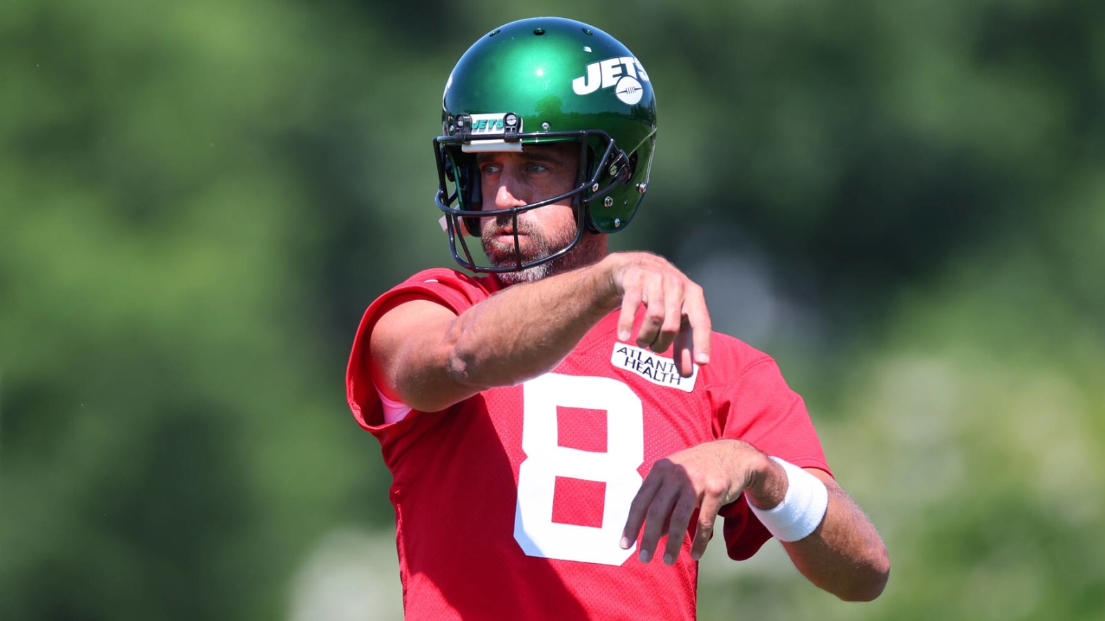 Jets QB Aaron Rodgers explains his big contract decision Yardbarker
