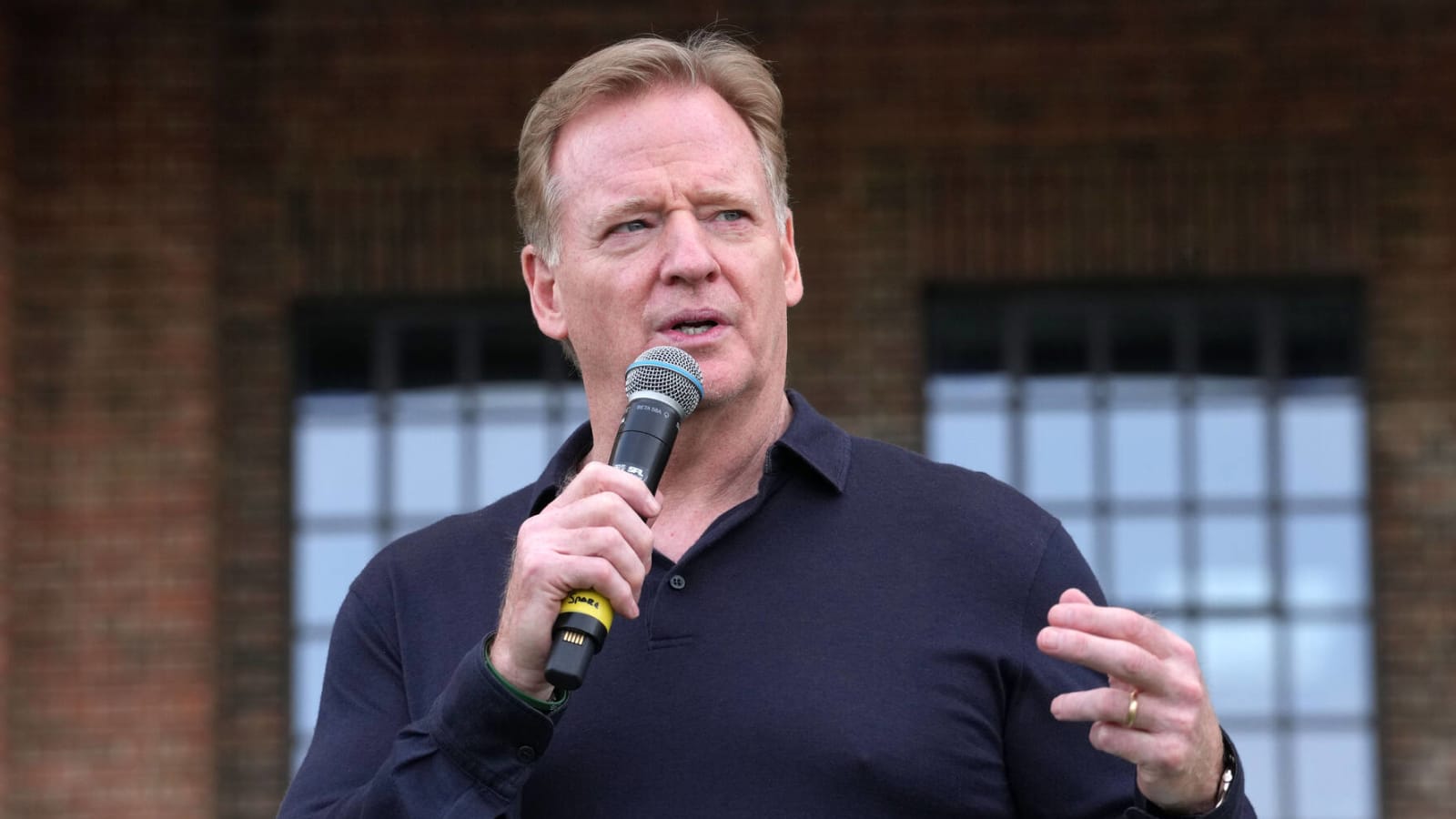 NFL offers voluntary buyouts in headquarters as playoffs near