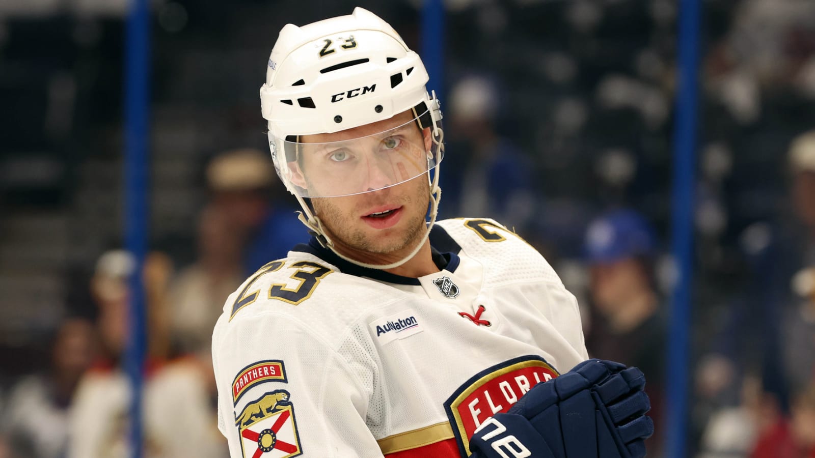 Panthers extend key forward from Stanley Cup title team