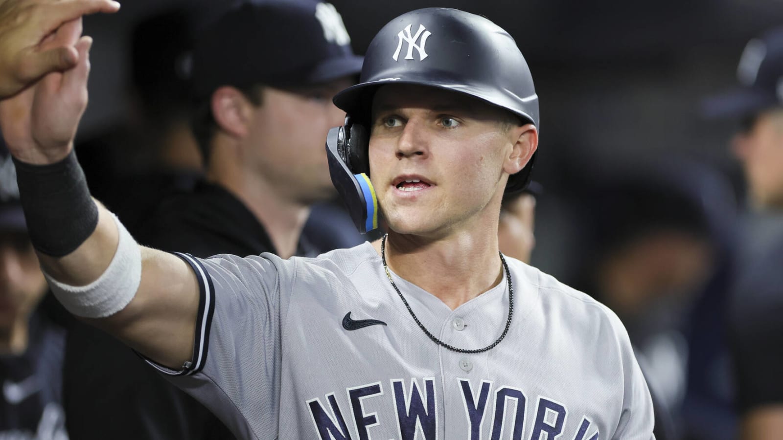 Brewers acquire veteran left-handed hitter from Yankees