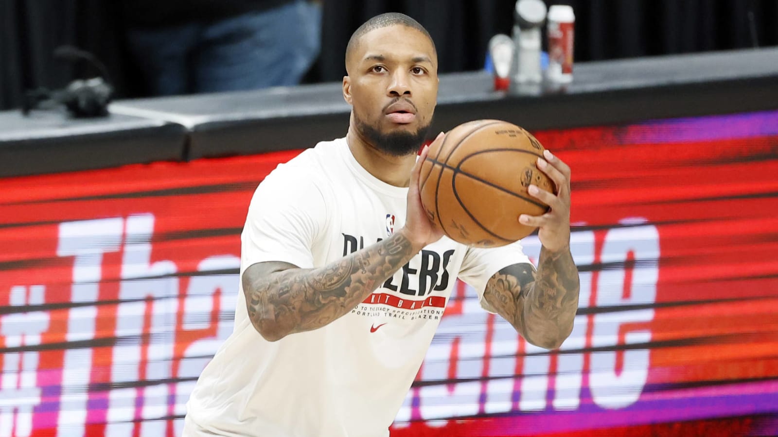 Damian Lillard not considering trade demand?