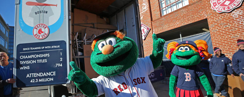 Box Score 2/10: Football season ends just in time for baseball to begin
