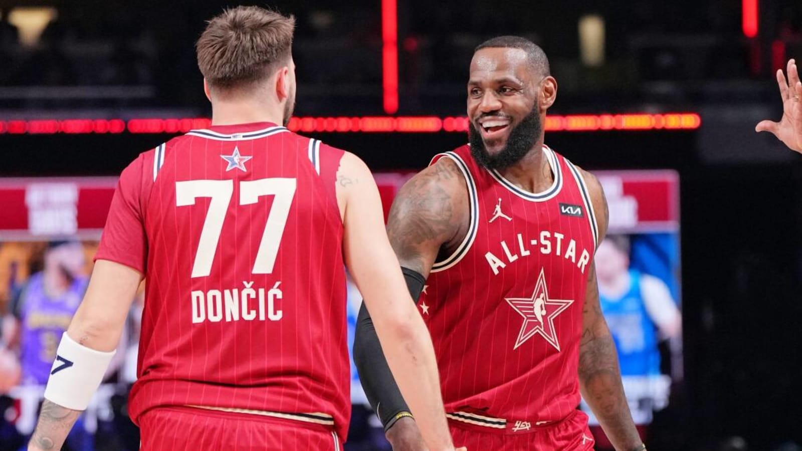Mavs&#39; Luka Doncic Throws Down Dunk at All-Star Game, Then Hilariously Misses Self Alley-Oop