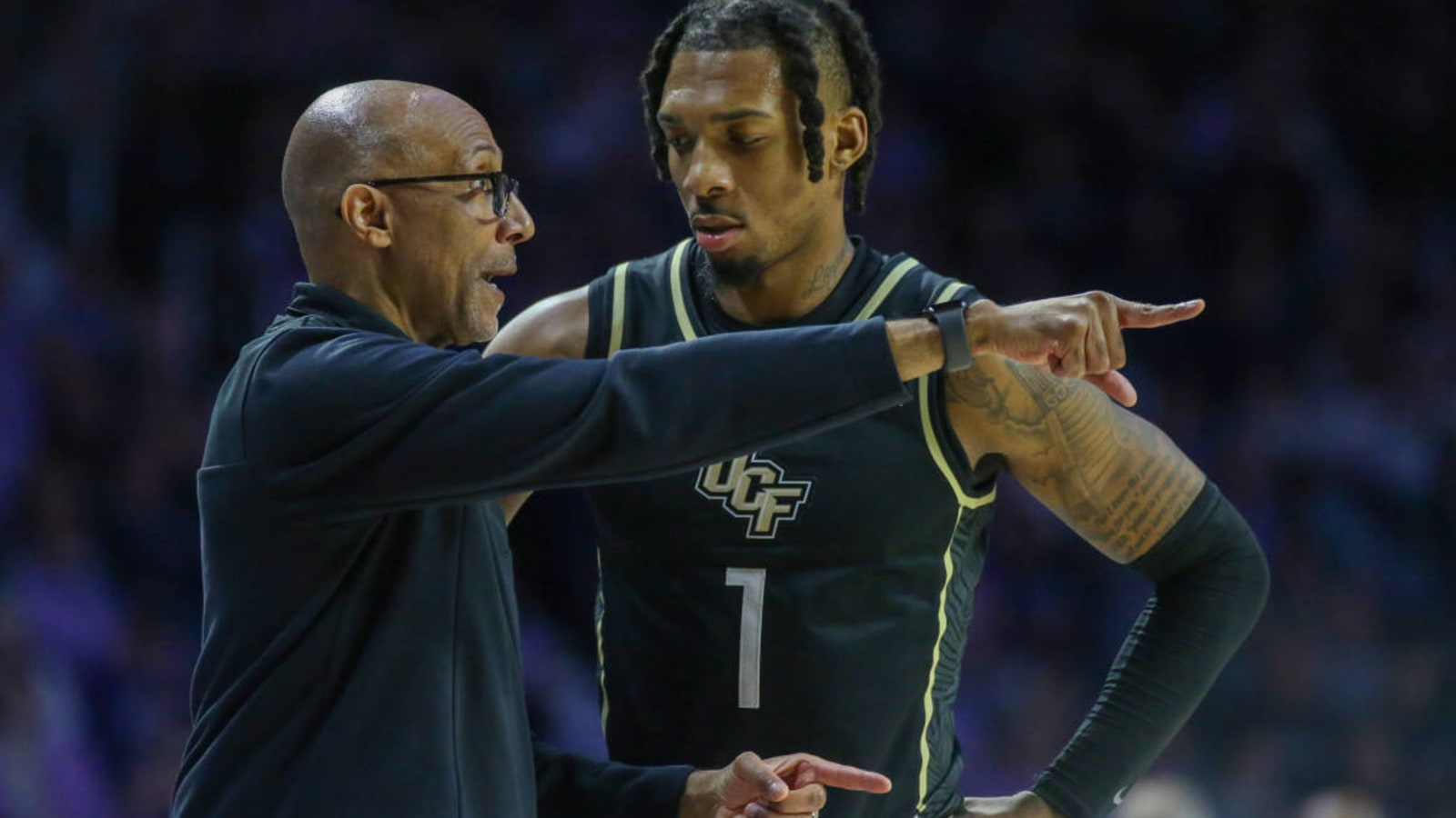 Former Stanford Coach Johnny Dawkins Reaches 300 Career Wins