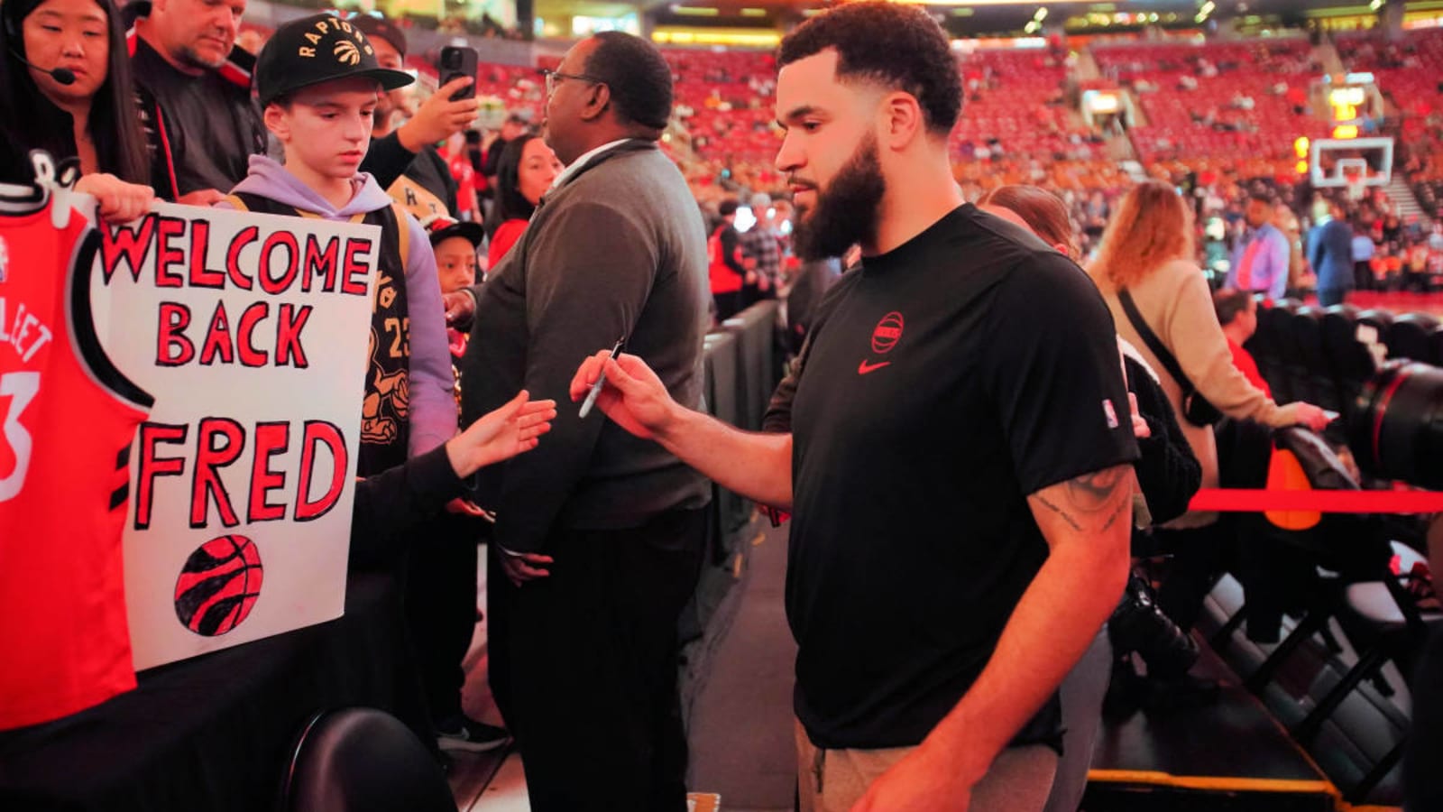 Rockets&#39; Fred VanVleet Returns to Toronto as Raptors Honor Their Former Star