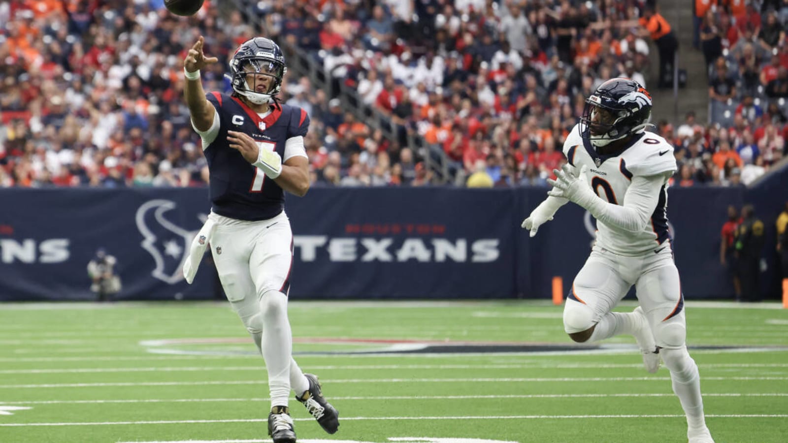 Texans Hold Halftime Lead Over Denver Behind Stout Defensive Performance