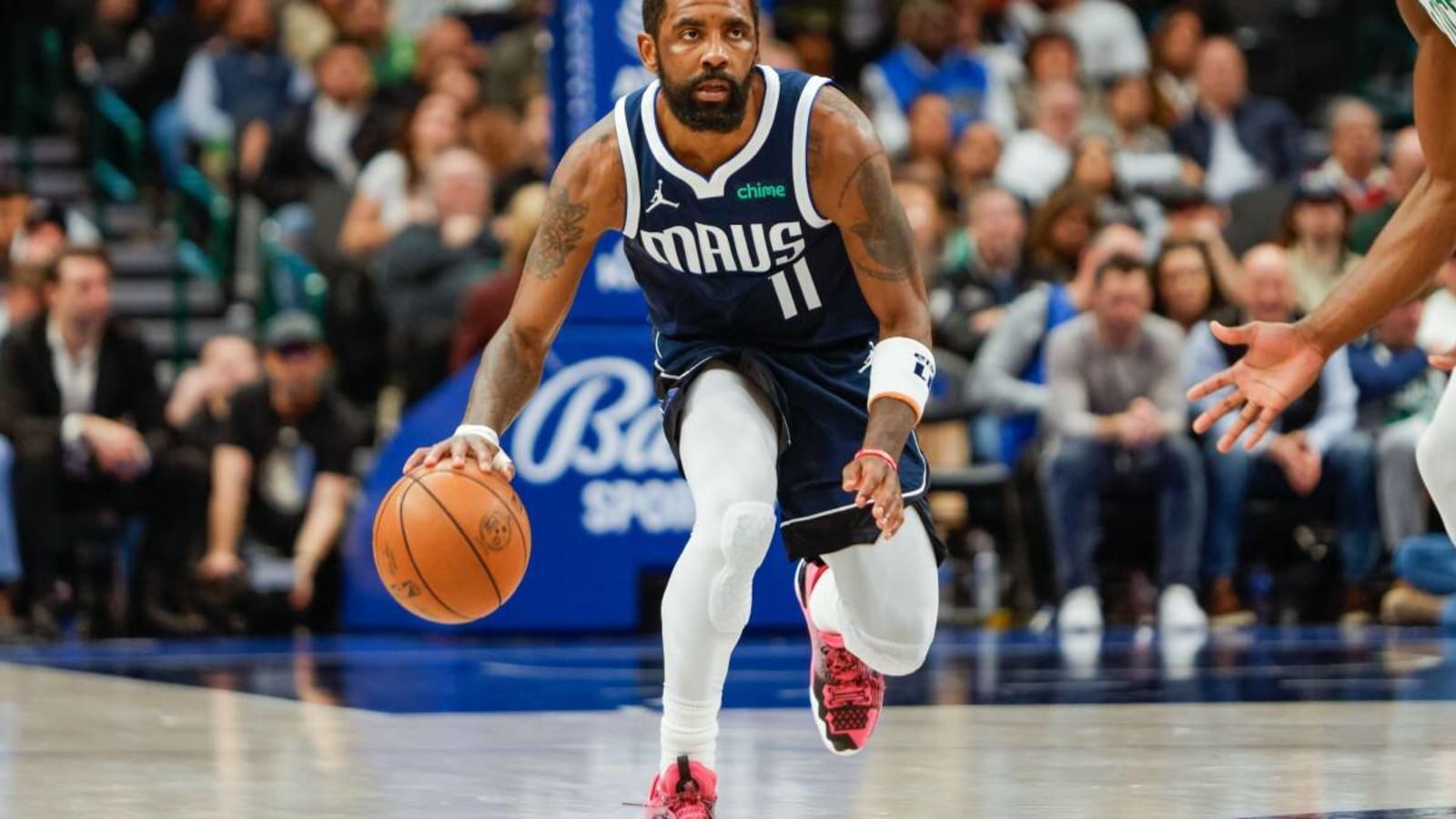 NBA Legend on Mavs Star Kyrie Irving: 'He's Got Best Handles!' | Yardbarker, image size:1600x900